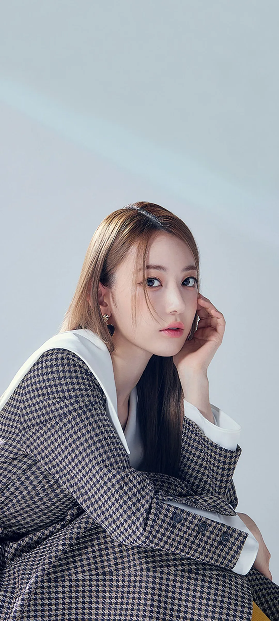 Fond d'écran de verrouillage mobile Sakura Miyawaki 4K HD télécharger — IZ*ONE, LE SSERAFIM