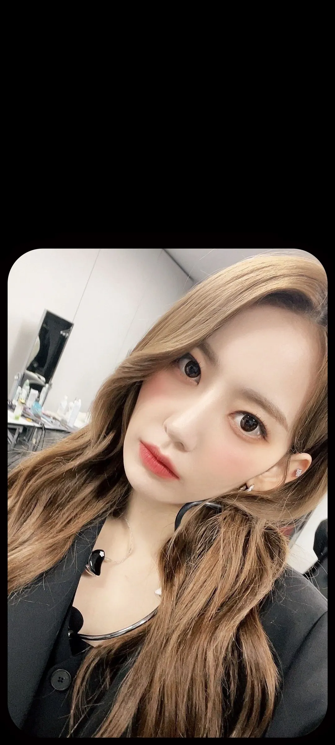 Fond d'écran de verrouillage mobile Sakura Miyawaki 4K HD télécharger — IZ*ONE, LE SSERAFIM