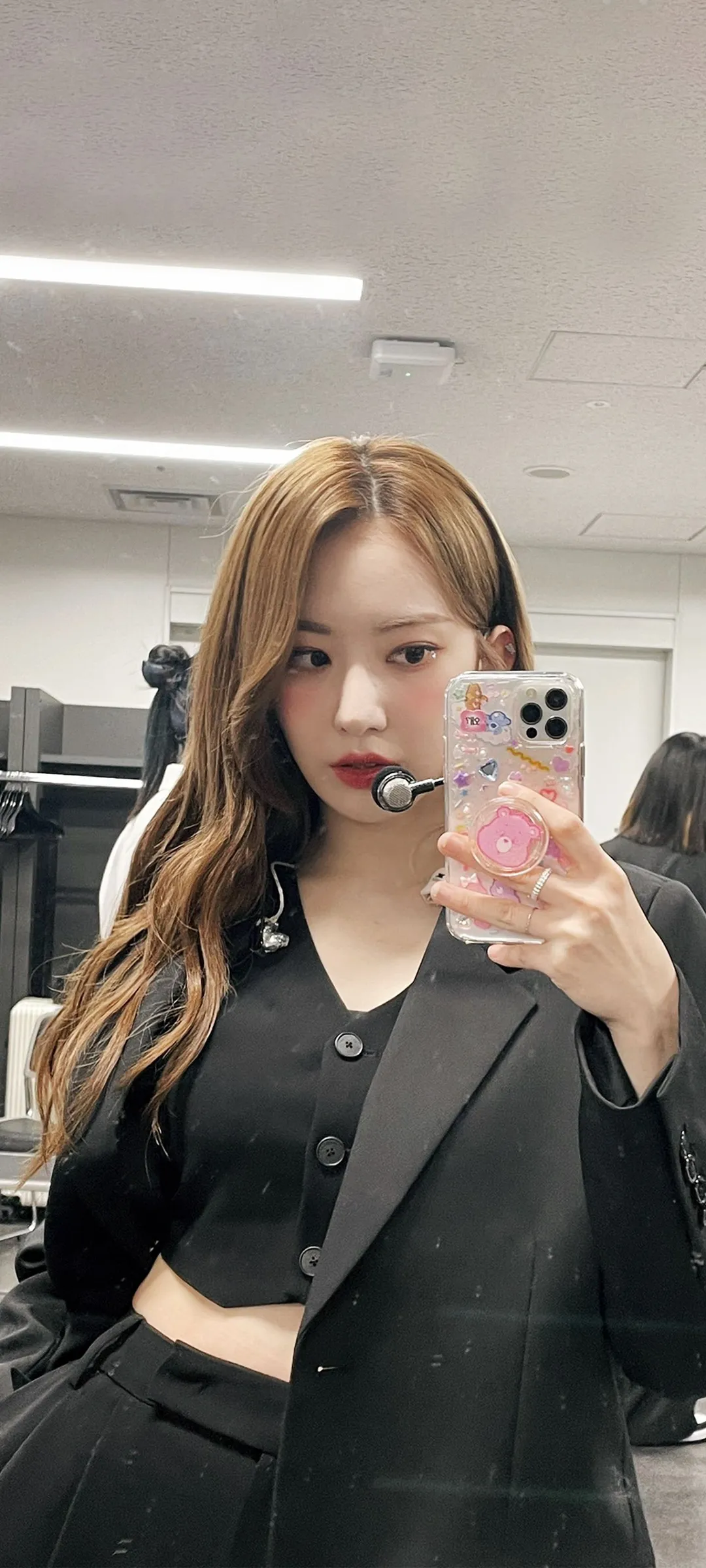 Fond d'écran de verrouillage mobile Sakura Miyawaki 4K HD télécharger — IZ*ONE, LE SSERAFIM