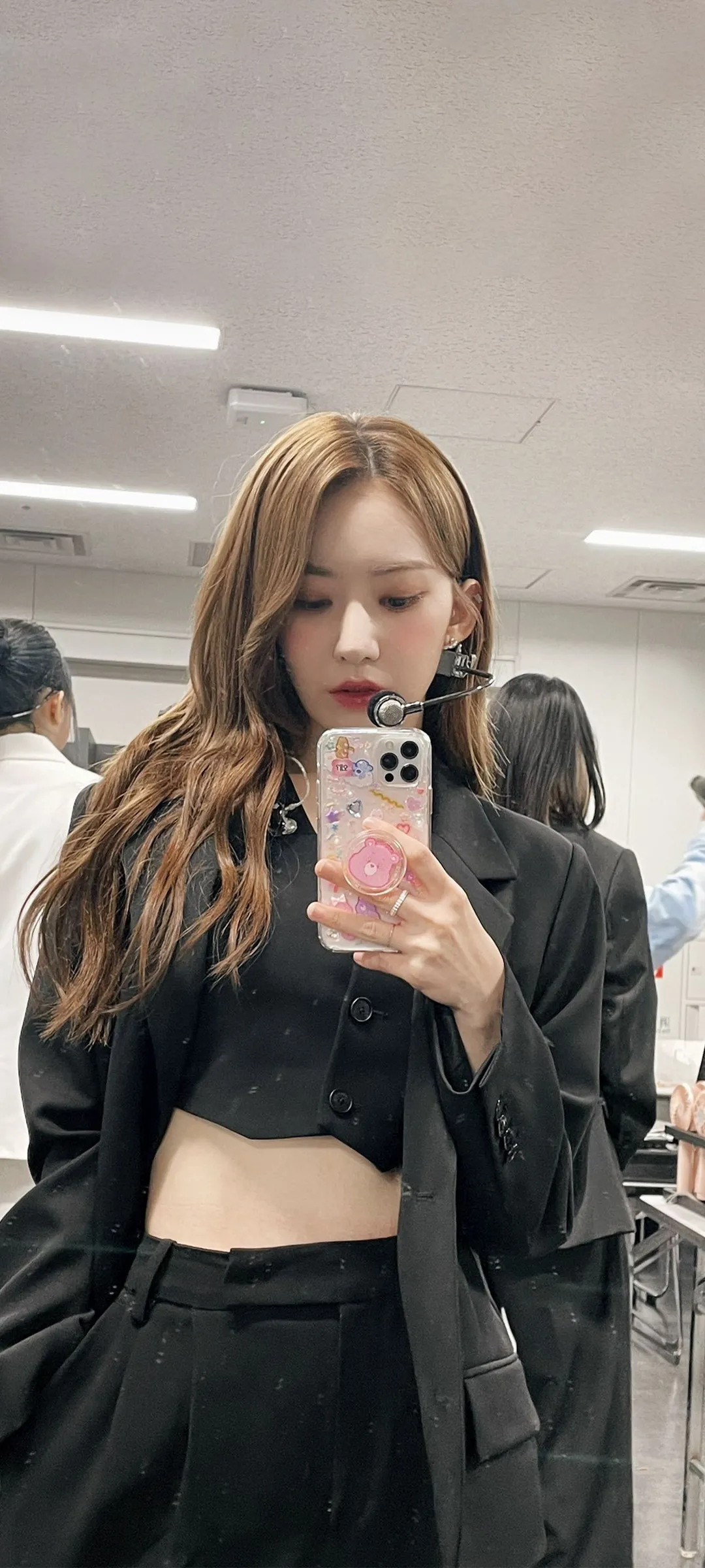 Fond d'écran de verrouillage mobile Sakura Miyawaki 4K HD télécharger — IZ*ONE, LE SSERAFIM