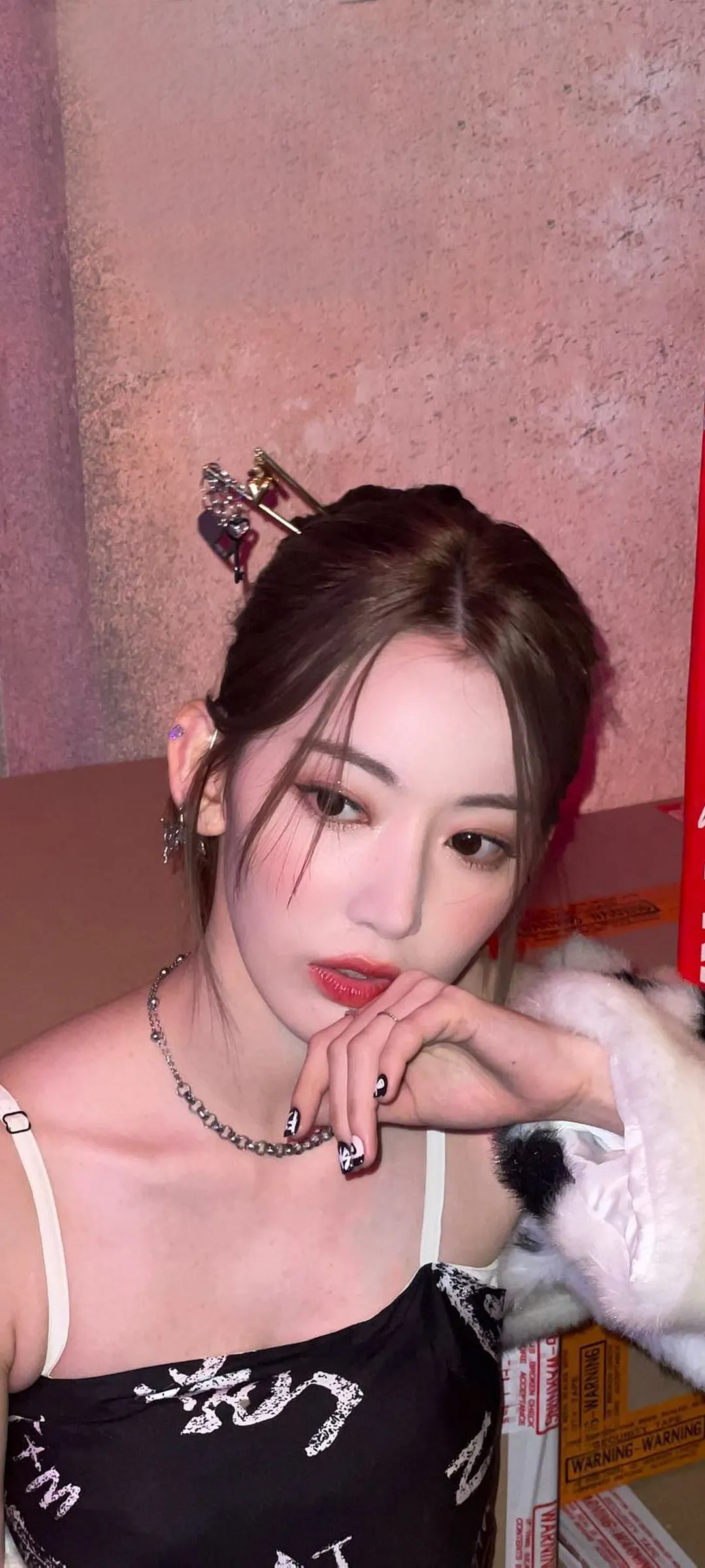 Fond d'écran de verrouillage mobile Sakura Miyawaki 4K HD télécharger — IZ*ONE, LE SSERAFIM