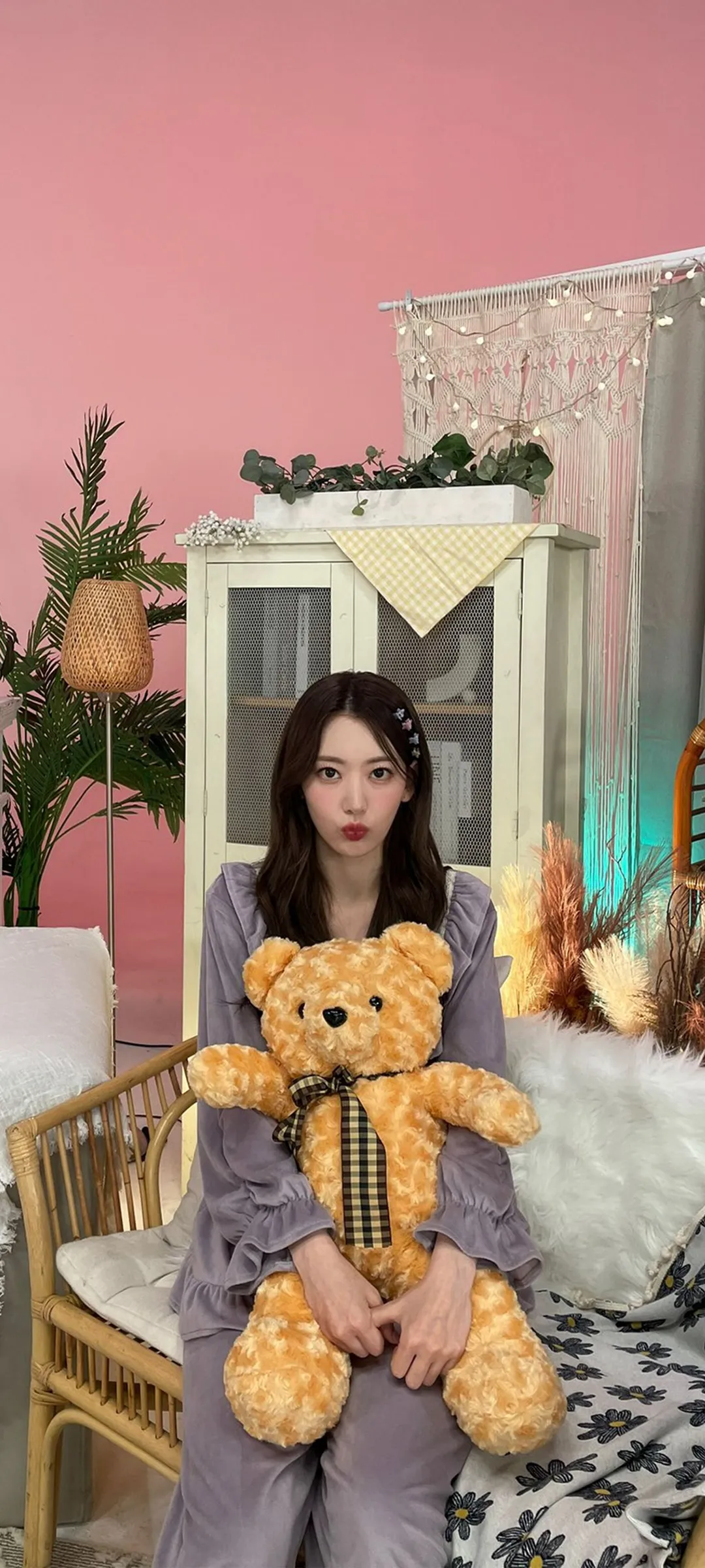 Fond d'écran de verrouillage mobile Sakura Miyawaki 4K HD télécharger — IZ*ONE, LE SSERAFIM