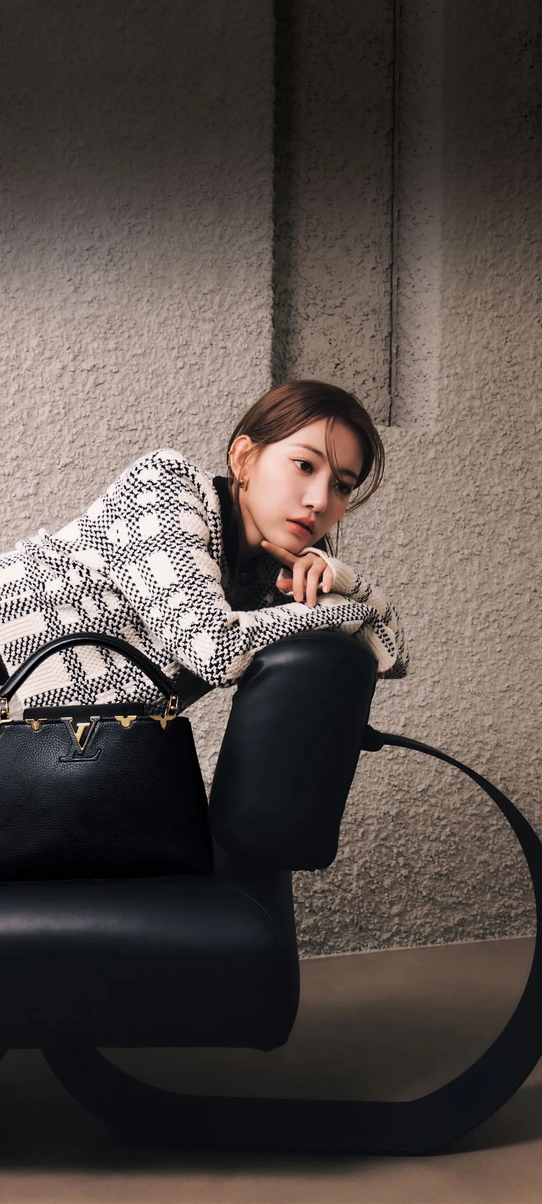 Fond d'écran de verrouillage mobile Sakura Miyawaki 4K HD télécharger — IZ*ONE, LE SSERAFIM