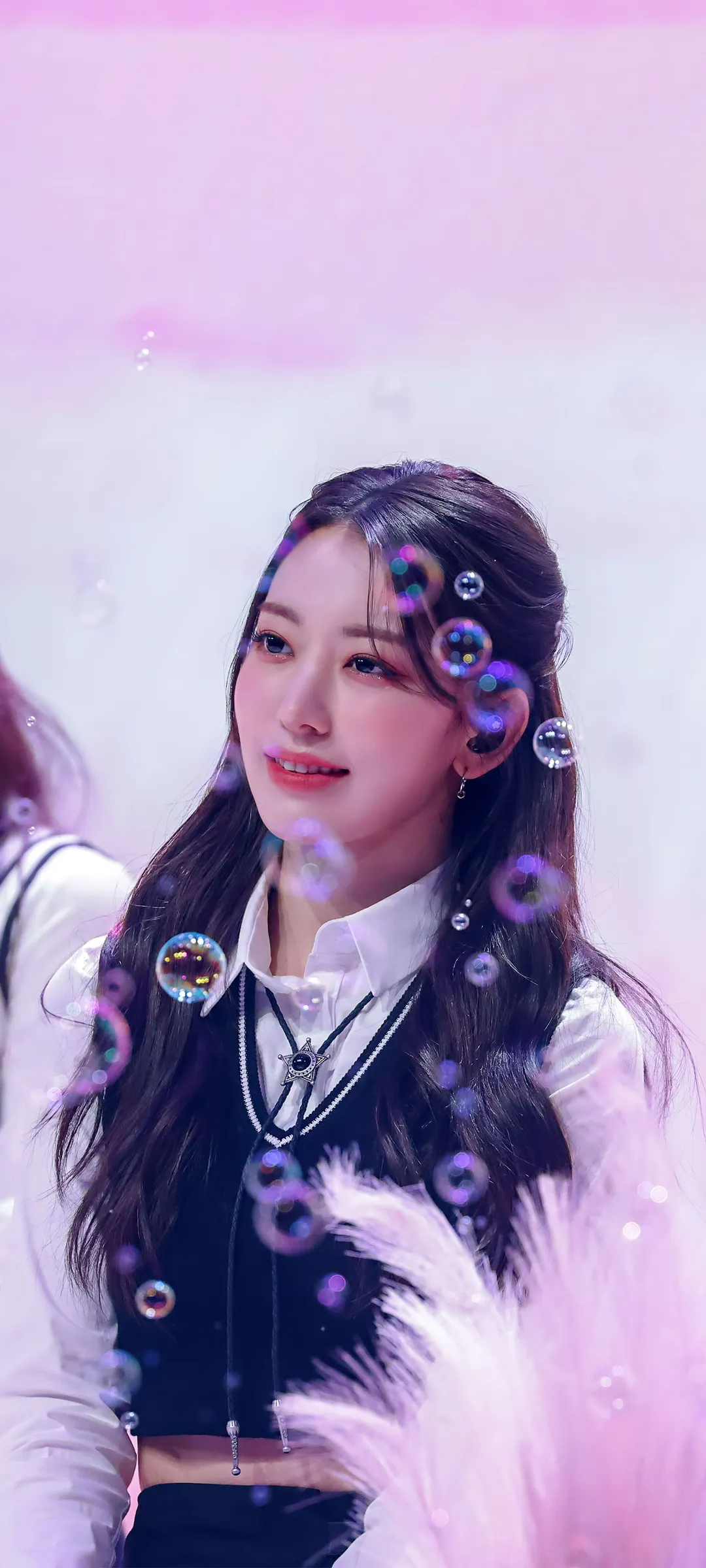 Fond d'écran de verrouillage mobile Sakura Miyawaki 4K HD télécharger — IZ*ONE, LE SSERAFIM