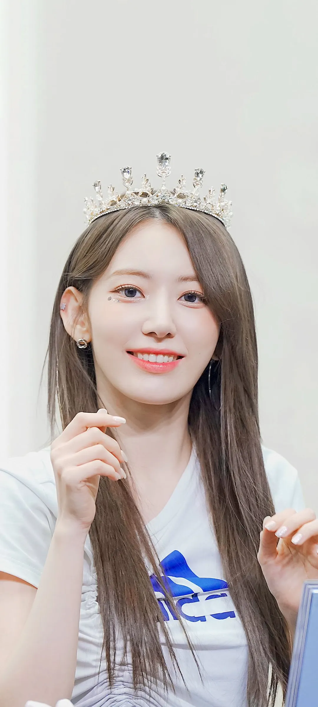 Fond d'écran de verrouillage mobile Sakura Miyawaki 4K HD télécharger — IZ*ONE, LE SSERAFIM