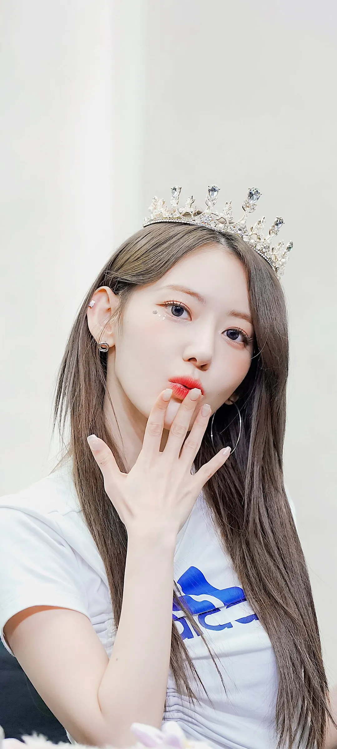 Fond d'écran de verrouillage mobile Sakura Miyawaki 4K HD télécharger — IZ*ONE, LE SSERAFIM