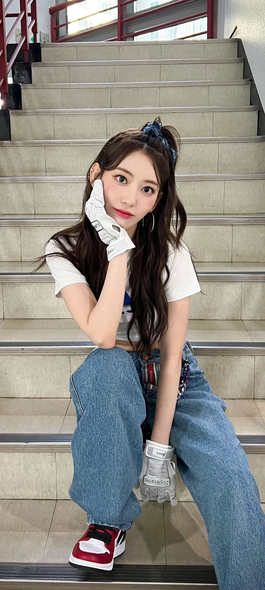 Fond d'écran de verrouillage mobile Sakura Miyawaki 4K HD télécharger — IZ*ONE, LE SSERAFIM
