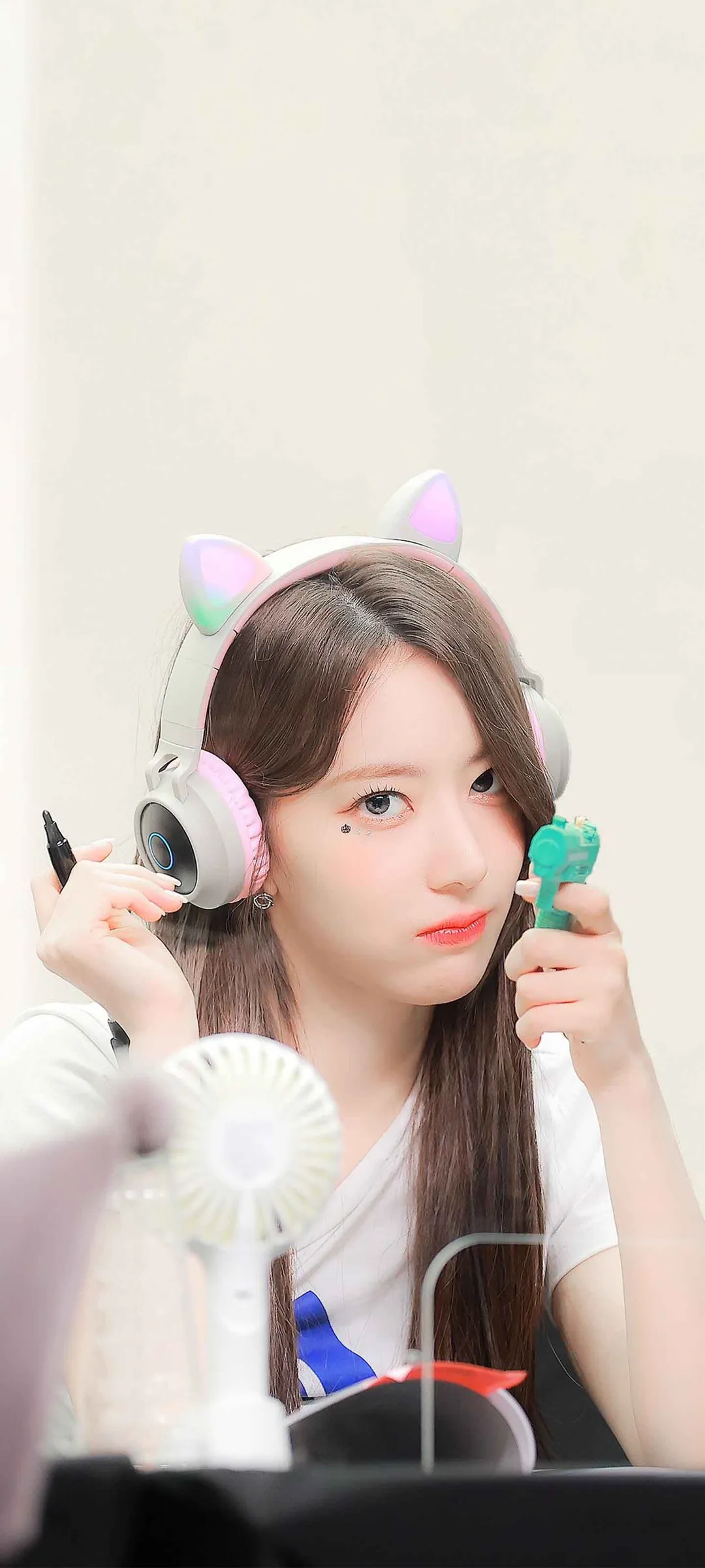 Fond d'écran de verrouillage mobile Sakura Miyawaki 4K HD télécharger — IZ*ONE, LE SSERAFIM