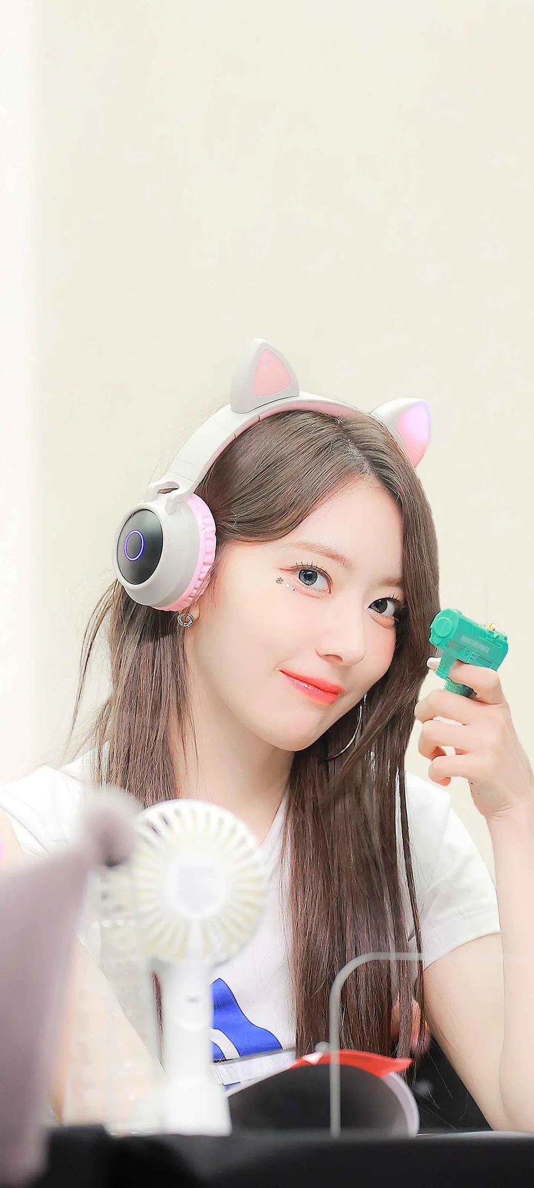 Fond d'écran de verrouillage mobile Sakura Miyawaki 4K HD télécharger — IZ*ONE, LE SSERAFIM