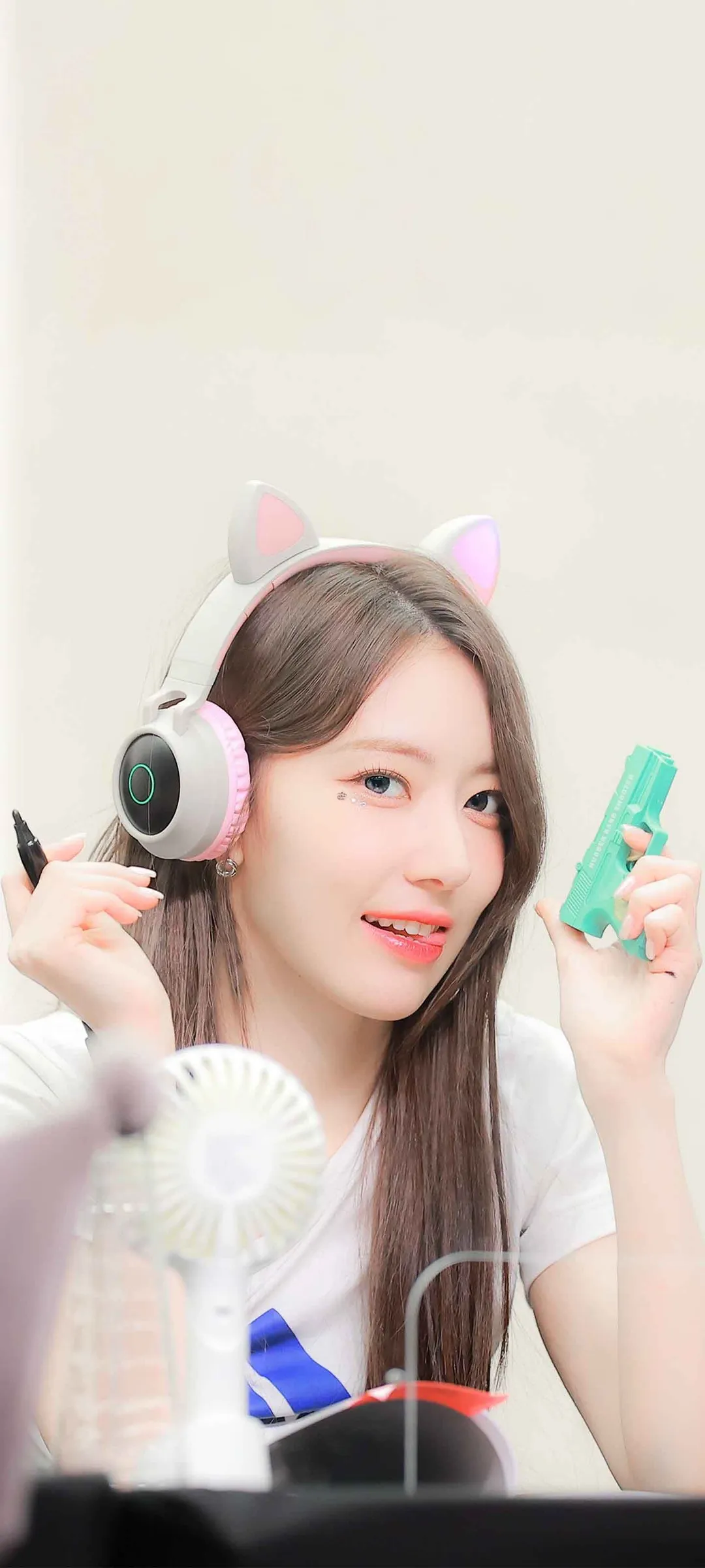 Fond d'écran de verrouillage mobile Sakura Miyawaki 4K HD télécharger — IZ*ONE, LE SSERAFIM