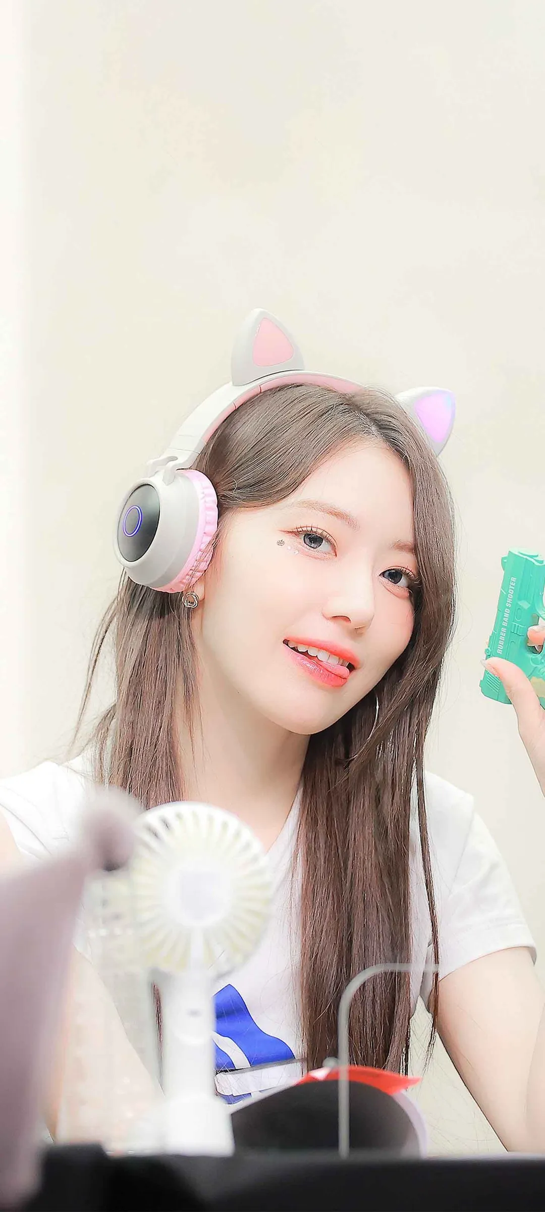 Fond d'écran de verrouillage mobile Sakura Miyawaki 4K HD télécharger — IZ*ONE, LE SSERAFIM