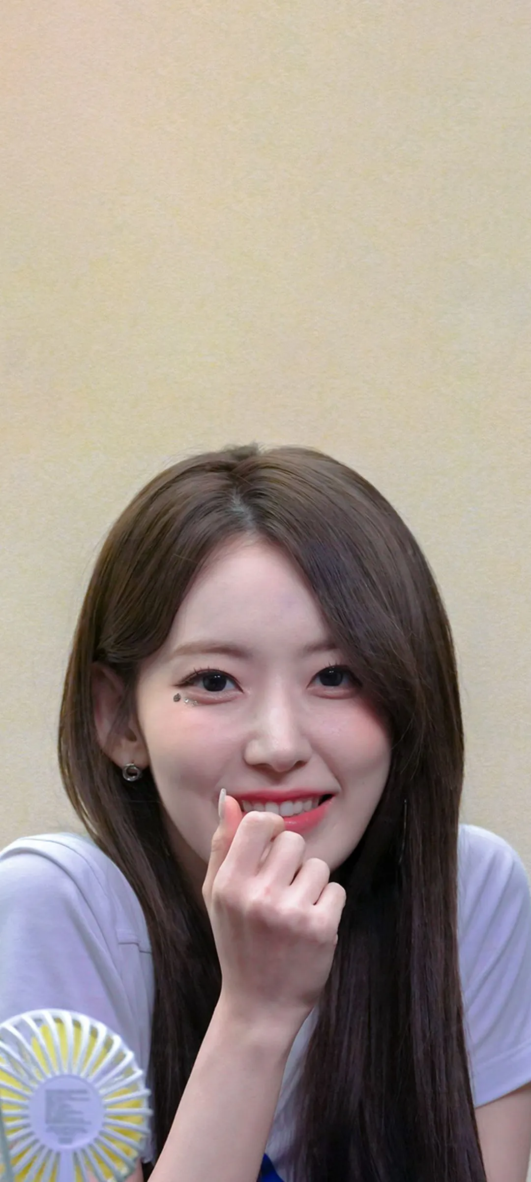 Fond d'écran de verrouillage mobile Sakura Miyawaki 4K HD télécharger — IZ*ONE, LE SSERAFIM