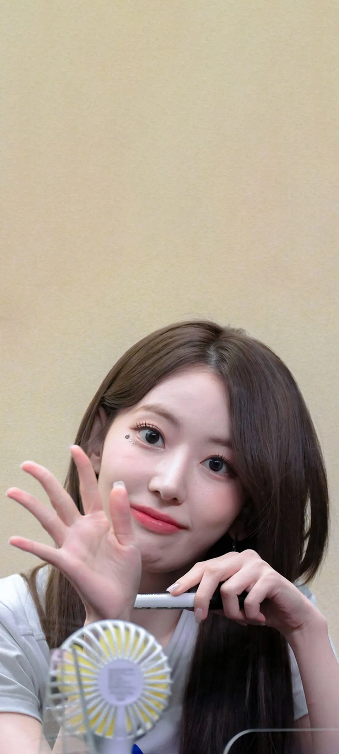 Fond d'écran de verrouillage mobile Sakura Miyawaki 4K HD télécharger — IZ*ONE, LE SSERAFIM
