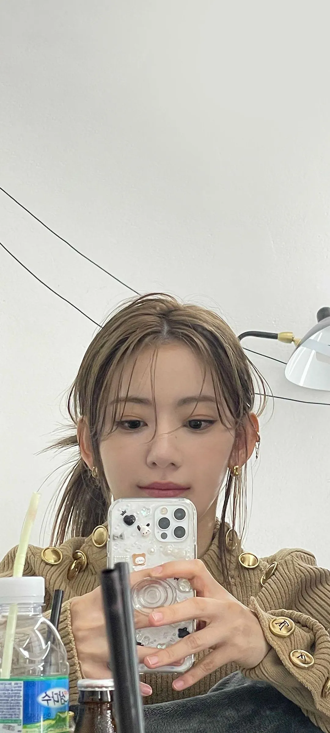 Fond d'écran de verrouillage mobile Sakura Miyawaki 4K HD télécharger — IZ*ONE, LE SSERAFIM