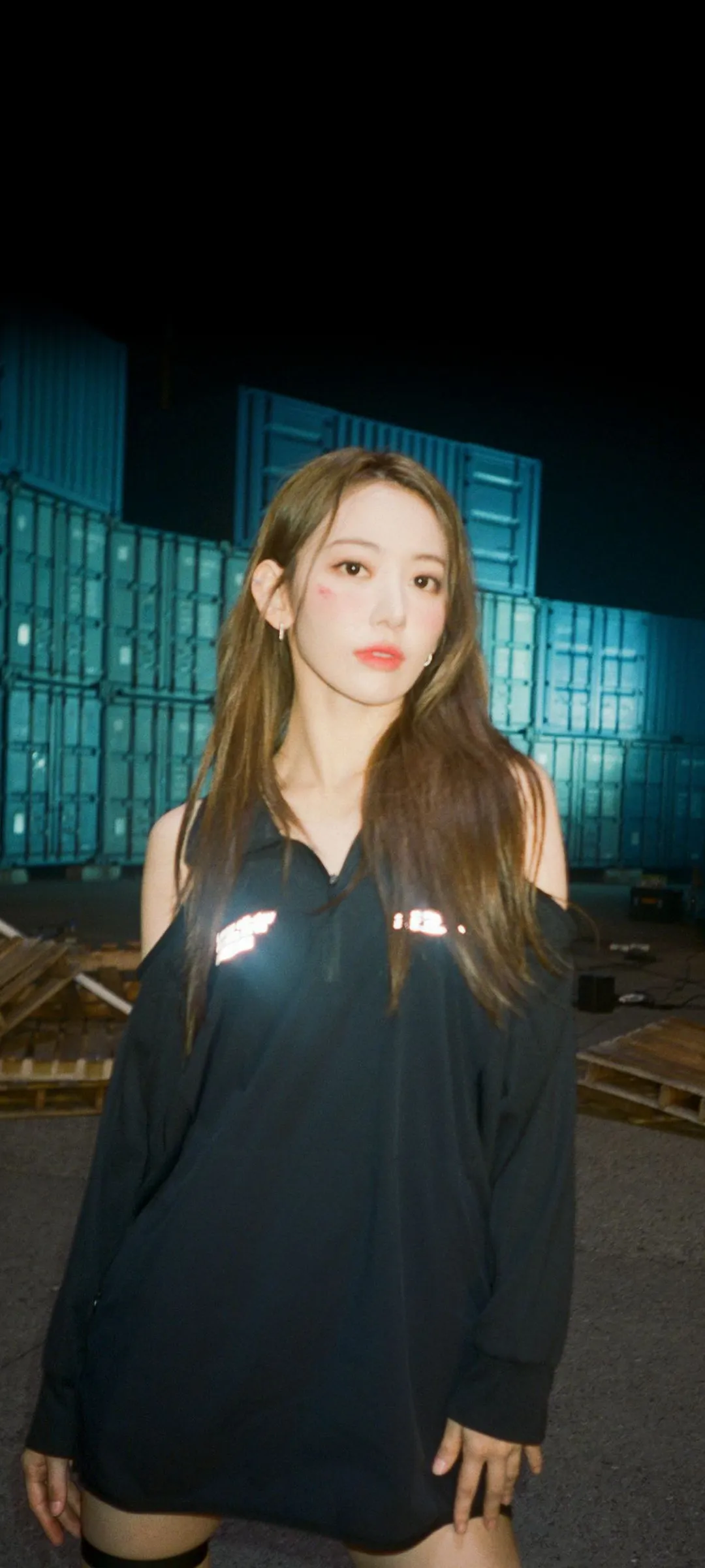 Fond d'écran de verrouillage mobile Sakura Miyawaki 4K HD télécharger — IZ*ONE, LE SSERAFIM