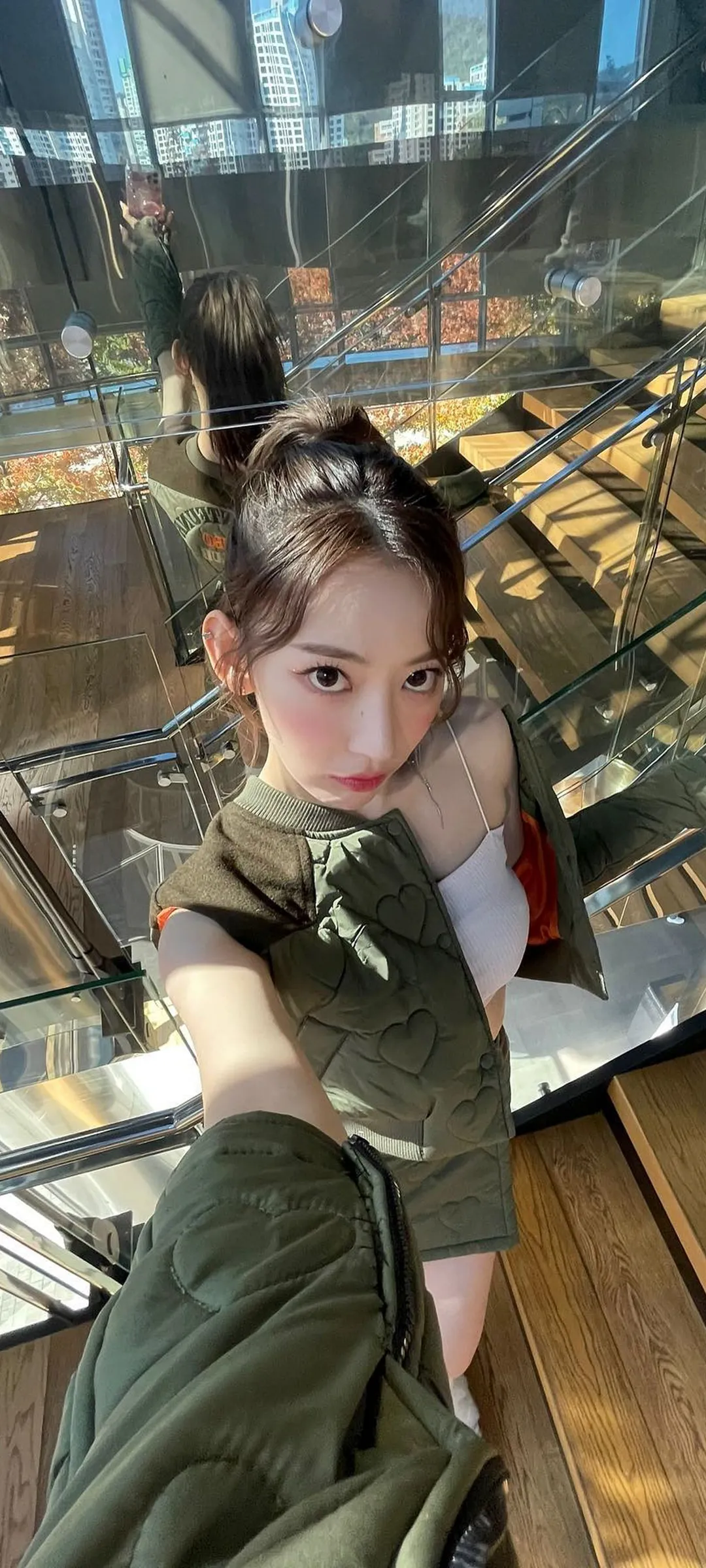 Fond d'écran de verrouillage mobile Sakura Miyawaki 4K HD télécharger — IZ*ONE, LE SSERAFIM