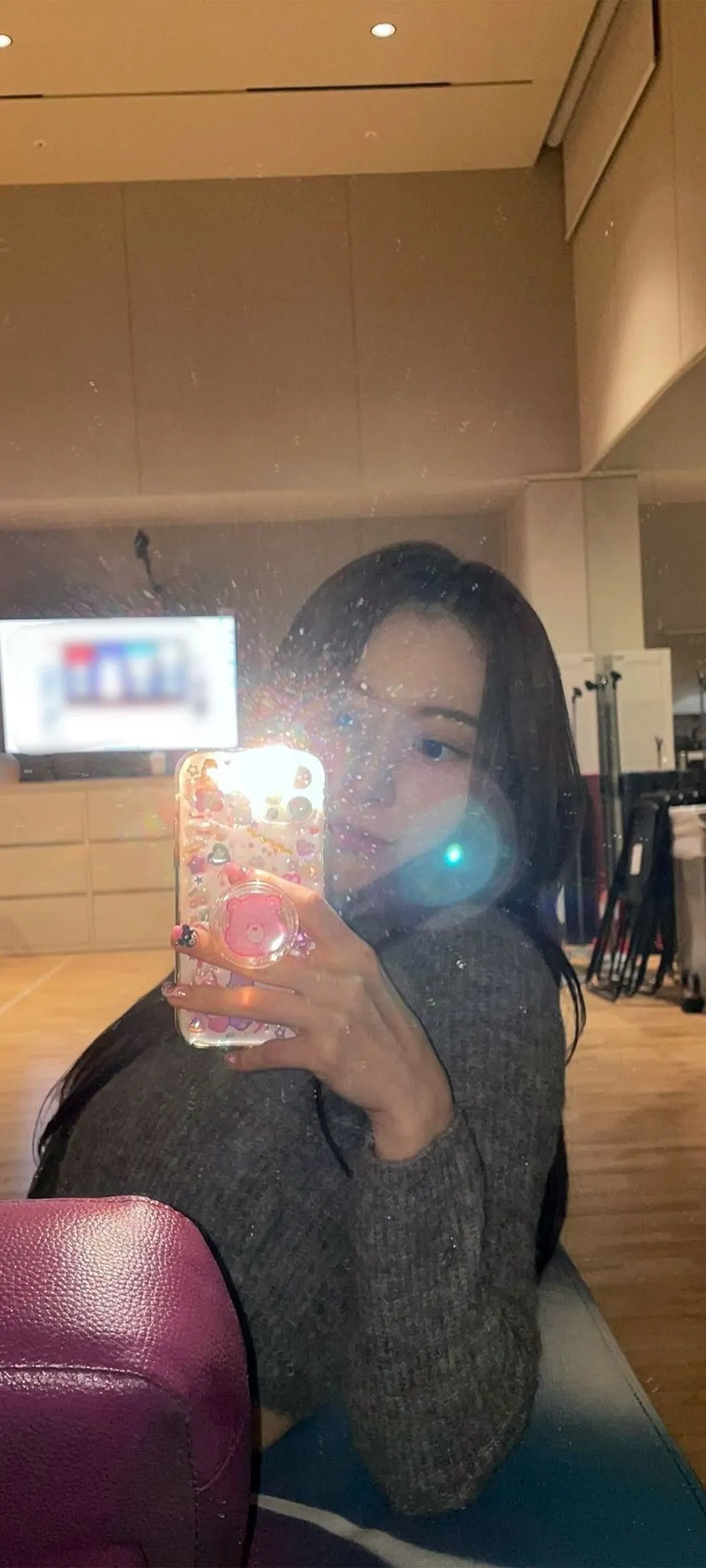 Fond d'écran de verrouillage mobile Sakura Miyawaki 4K HD télécharger — IZ*ONE, LE SSERAFIM