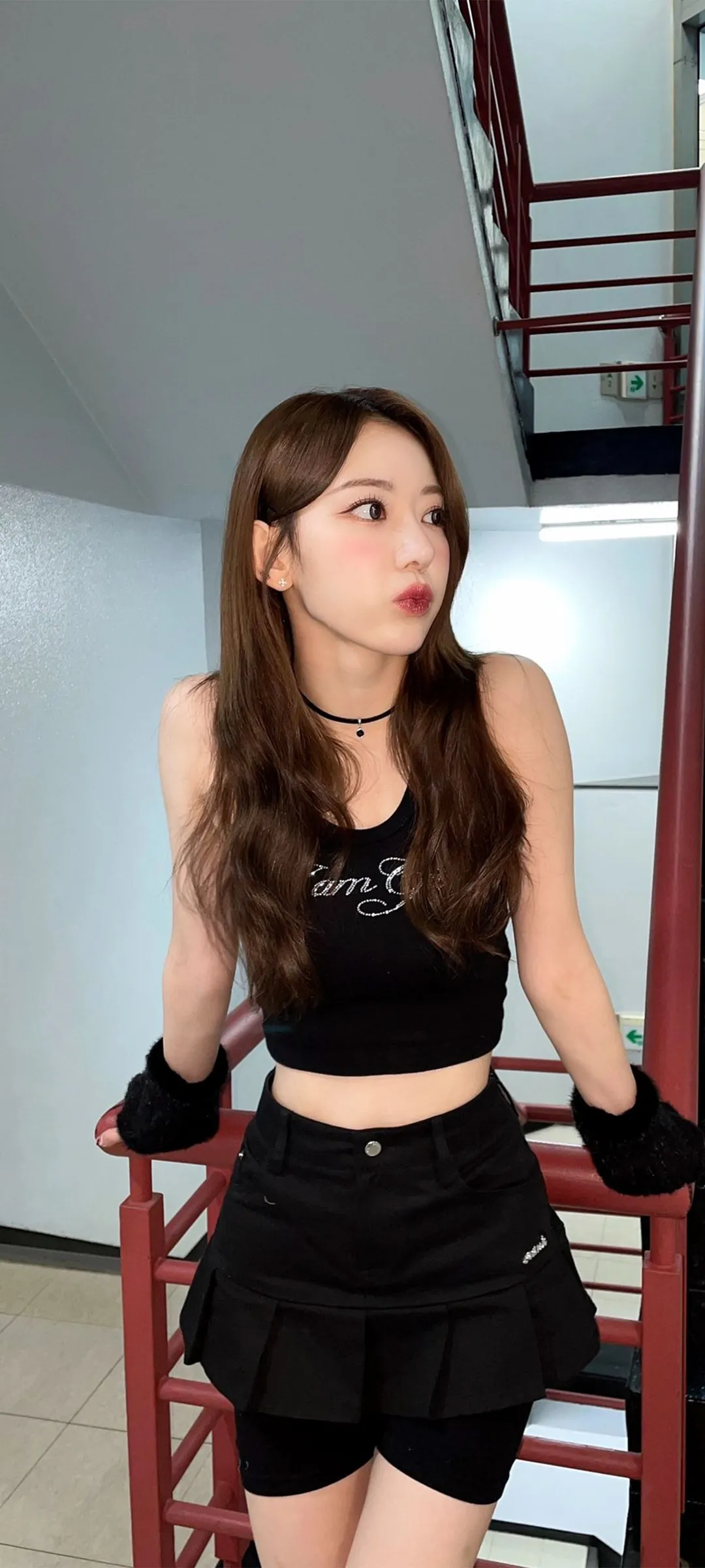 Fond d'écran de verrouillage mobile Sakura Miyawaki 4K HD télécharger — IZ*ONE, LE SSERAFIM