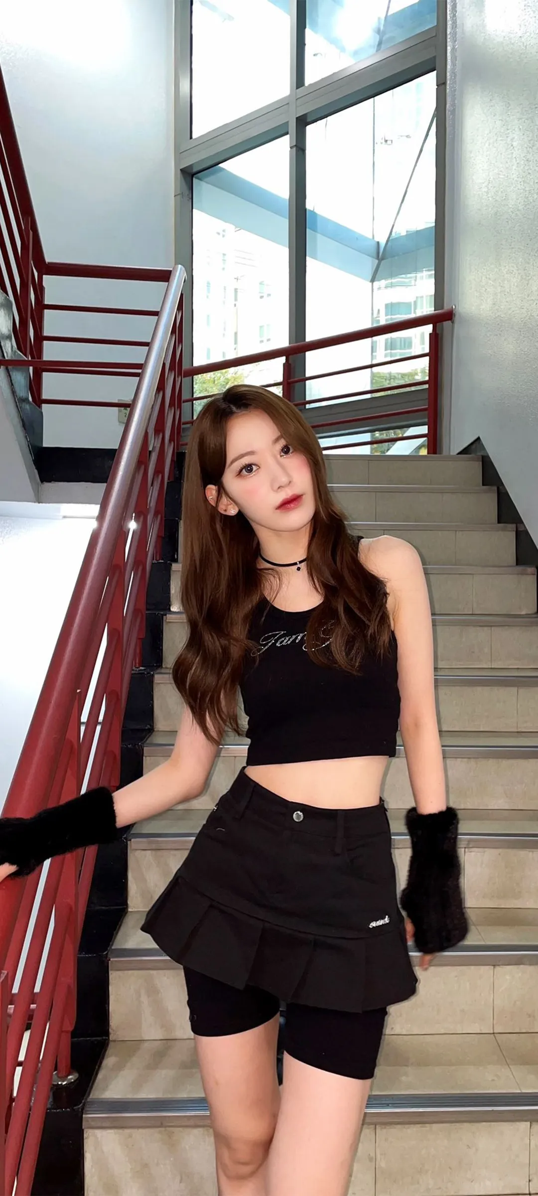 Fond d'écran de verrouillage mobile Sakura Miyawaki 4K HD télécharger — IZ*ONE, LE SSERAFIM