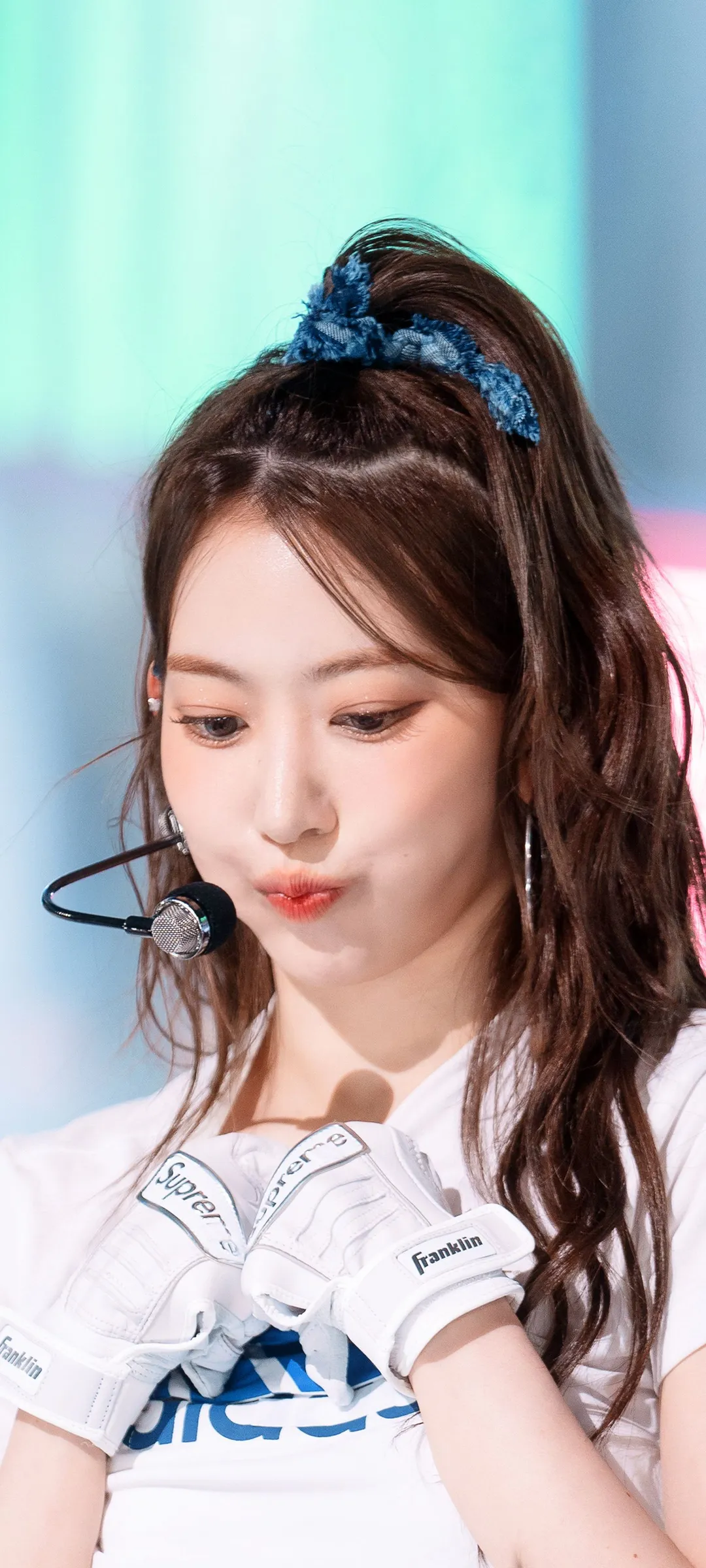 Fond d'écran de verrouillage mobile Sakura Miyawaki 4K HD télécharger — IZ*ONE, LE SSERAFIM