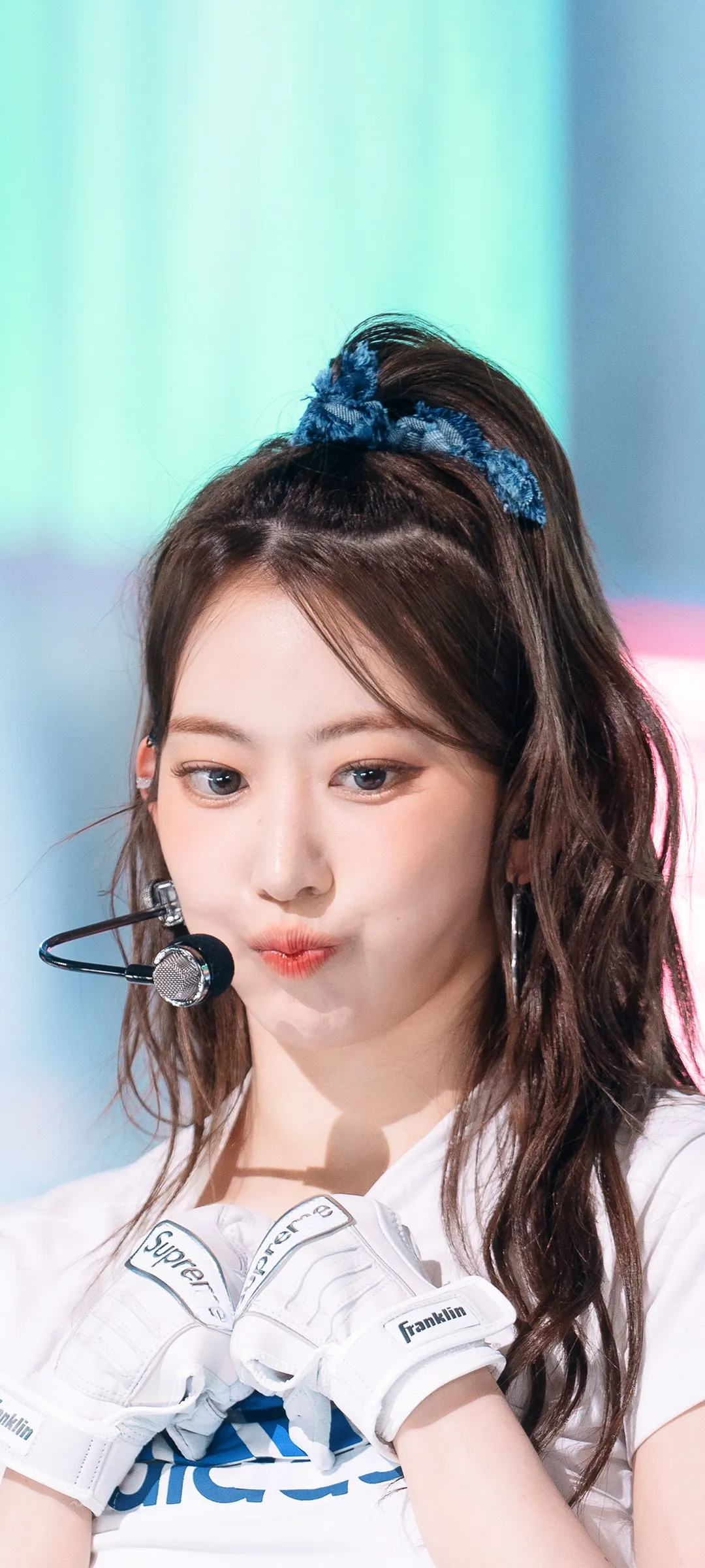 Fond d'écran de verrouillage mobile Sakura Miyawaki 4K HD télécharger — IZ*ONE, LE SSERAFIM