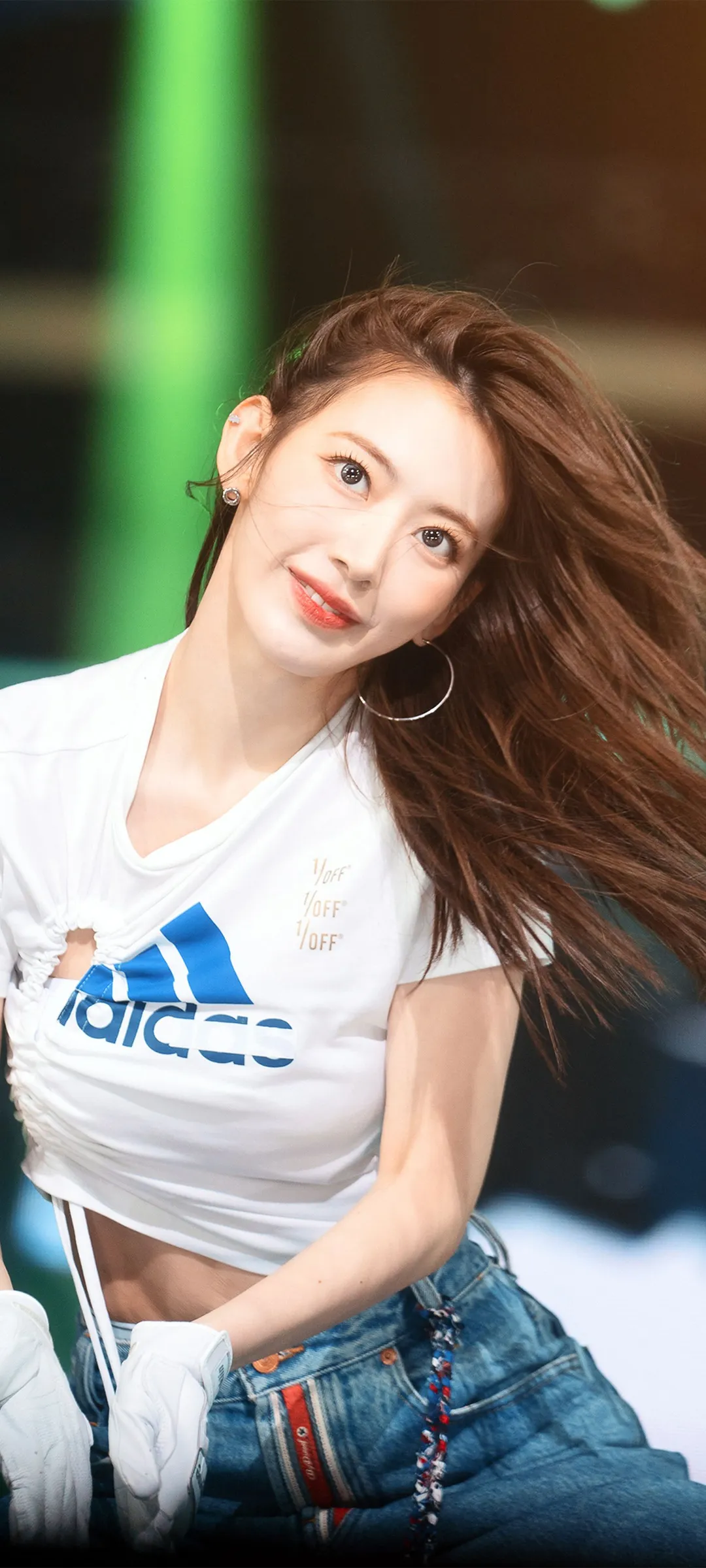 Fond d'écran de verrouillage mobile Sakura Miyawaki 4K HD télécharger — IZ*ONE, LE SSERAFIM