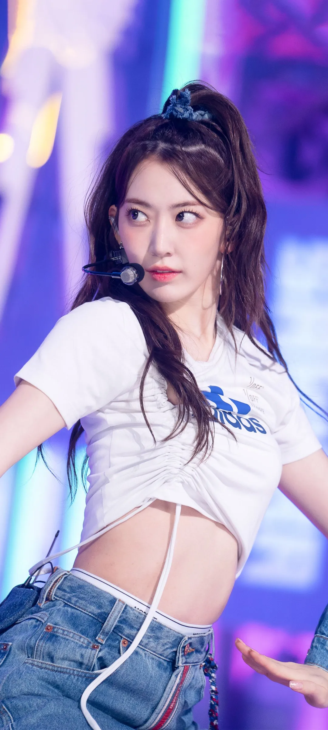 Fond d'écran de verrouillage mobile Sakura Miyawaki 4K HD télécharger — IZ*ONE, LE SSERAFIM