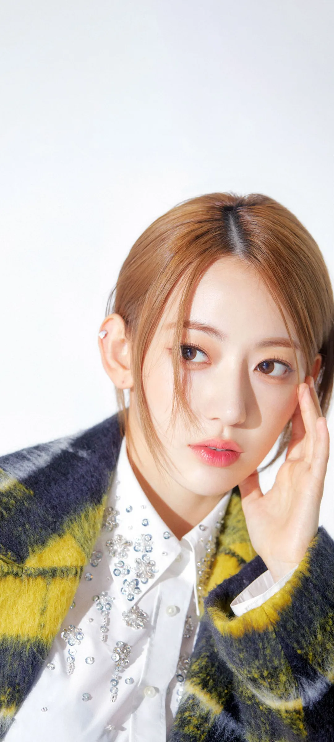 Fond d'écran de verrouillage mobile Sakura Miyawaki 4K HD télécharger — IZ*ONE, LE SSERAFIM