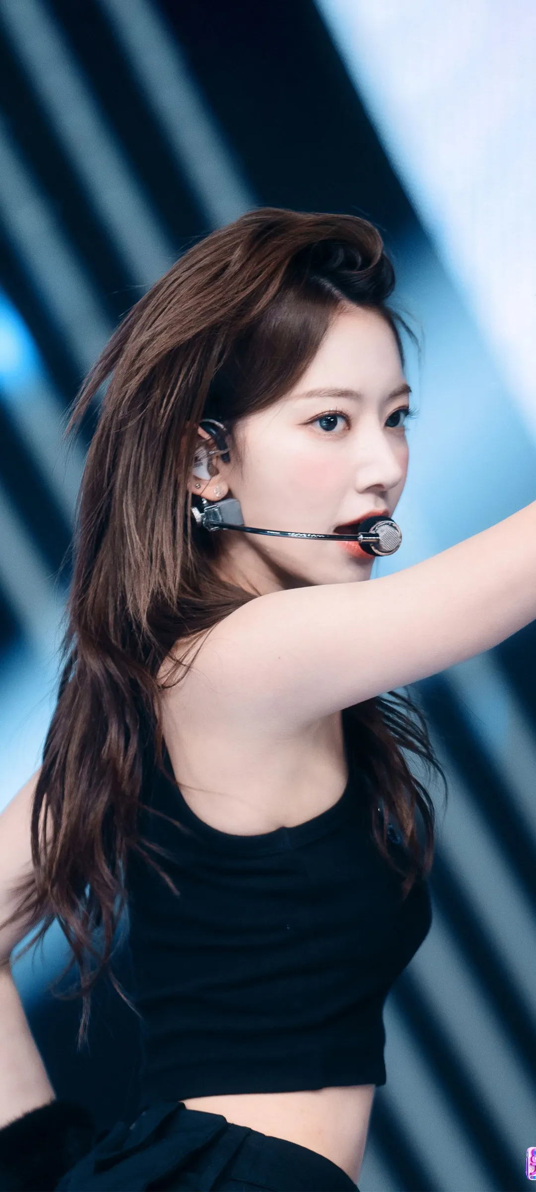 Fond d'écran de verrouillage mobile Sakura Miyawaki 4K HD télécharger — IZ*ONE, LE SSERAFIM