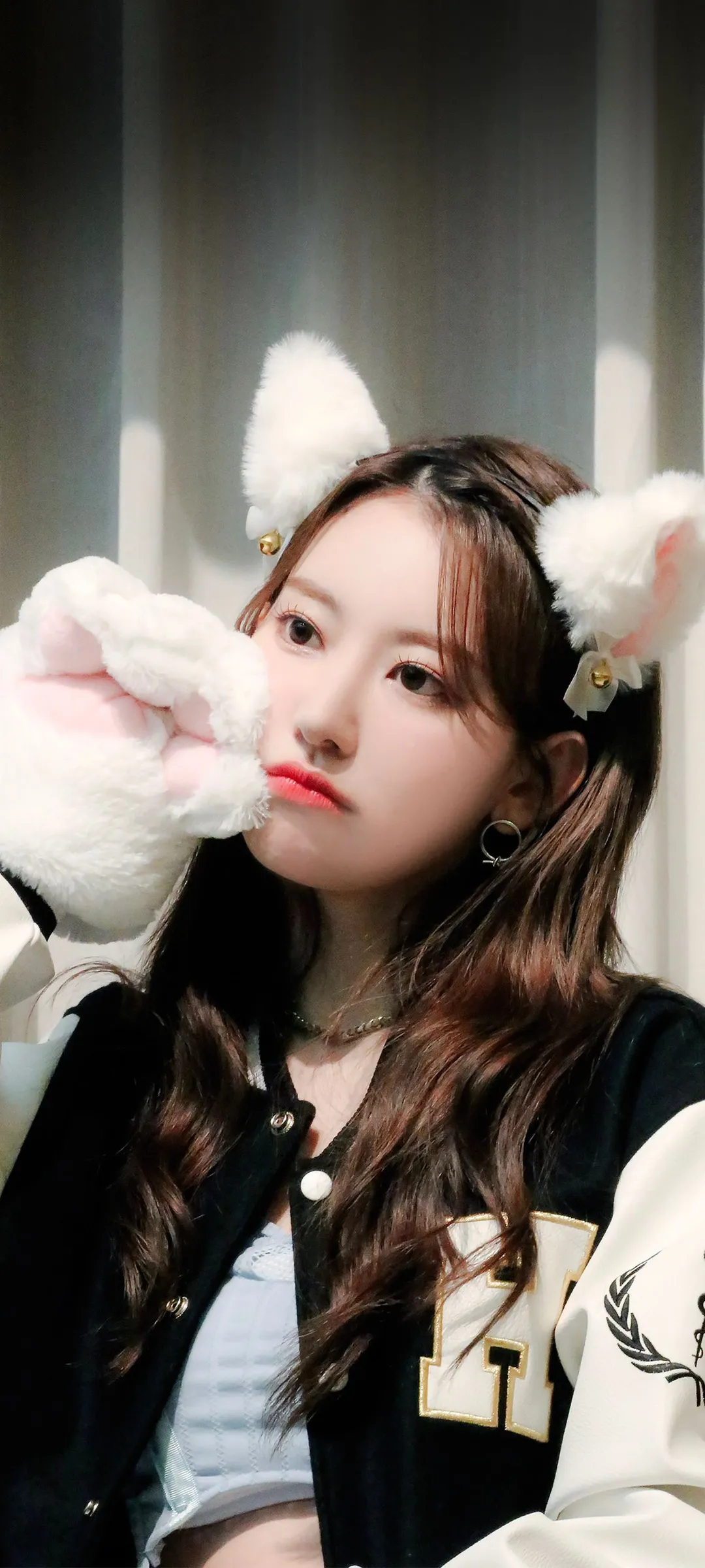 Fond d'écran de verrouillage mobile Sakura Miyawaki 4K HD télécharger — IZ*ONE, LE SSERAFIM