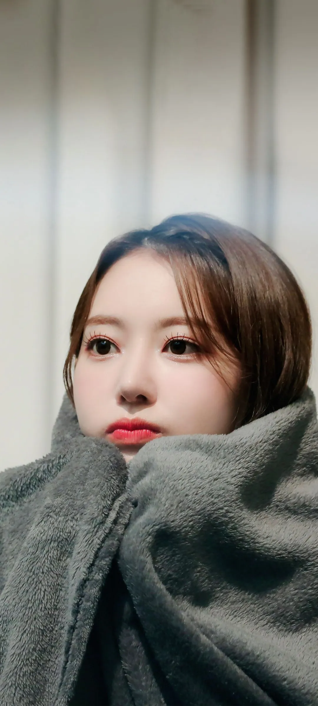 Fond d'écran de verrouillage mobile Sakura Miyawaki 4K HD télécharger — IZ*ONE, LE SSERAFIM