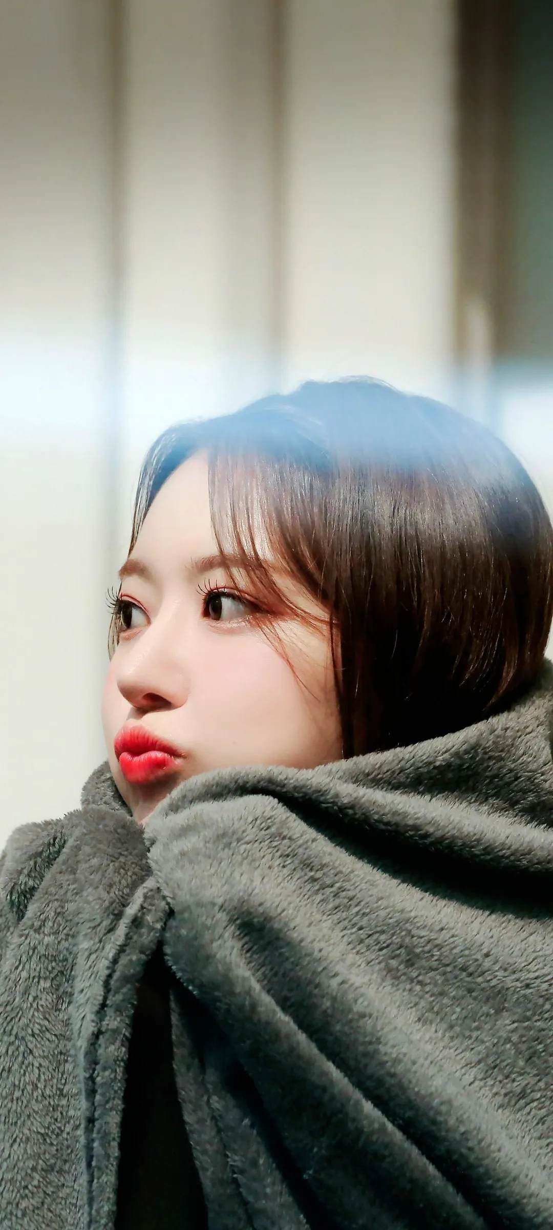 Fond d'écran de verrouillage mobile Sakura Miyawaki 4K HD télécharger — IZ*ONE, LE SSERAFIM
