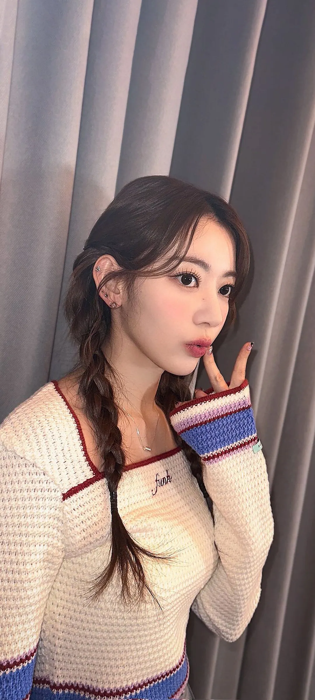 Fond d'écran de verrouillage mobile Sakura Miyawaki 4K HD télécharger — IZ*ONE, LE SSERAFIM