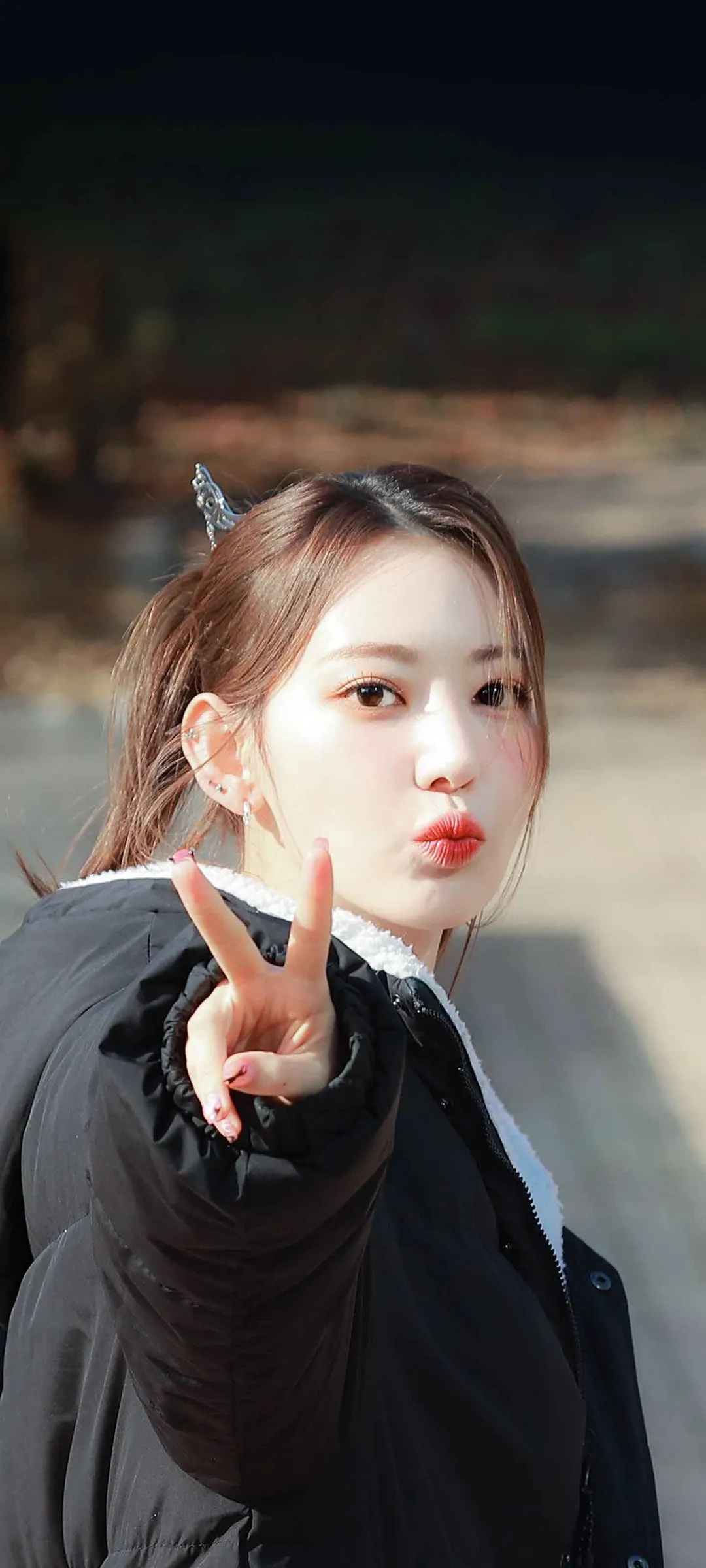 Fond d'écran de verrouillage mobile Sakura Miyawaki 4K HD télécharger — IZ*ONE, LE SSERAFIM
