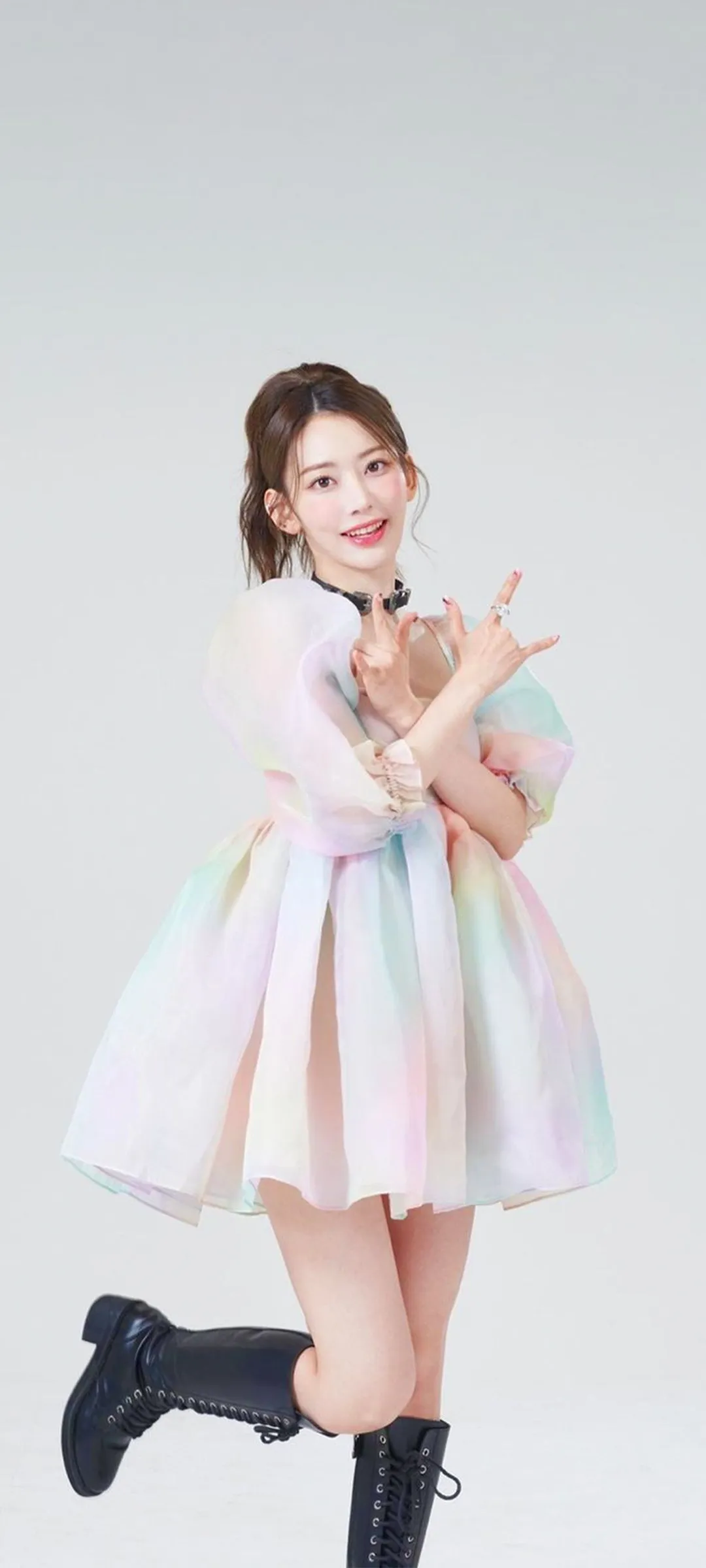 Fond d'écran de verrouillage mobile Sakura Miyawaki FEARLESS 4K HD télécharger — IZ*ONE, LE SSERAFIM