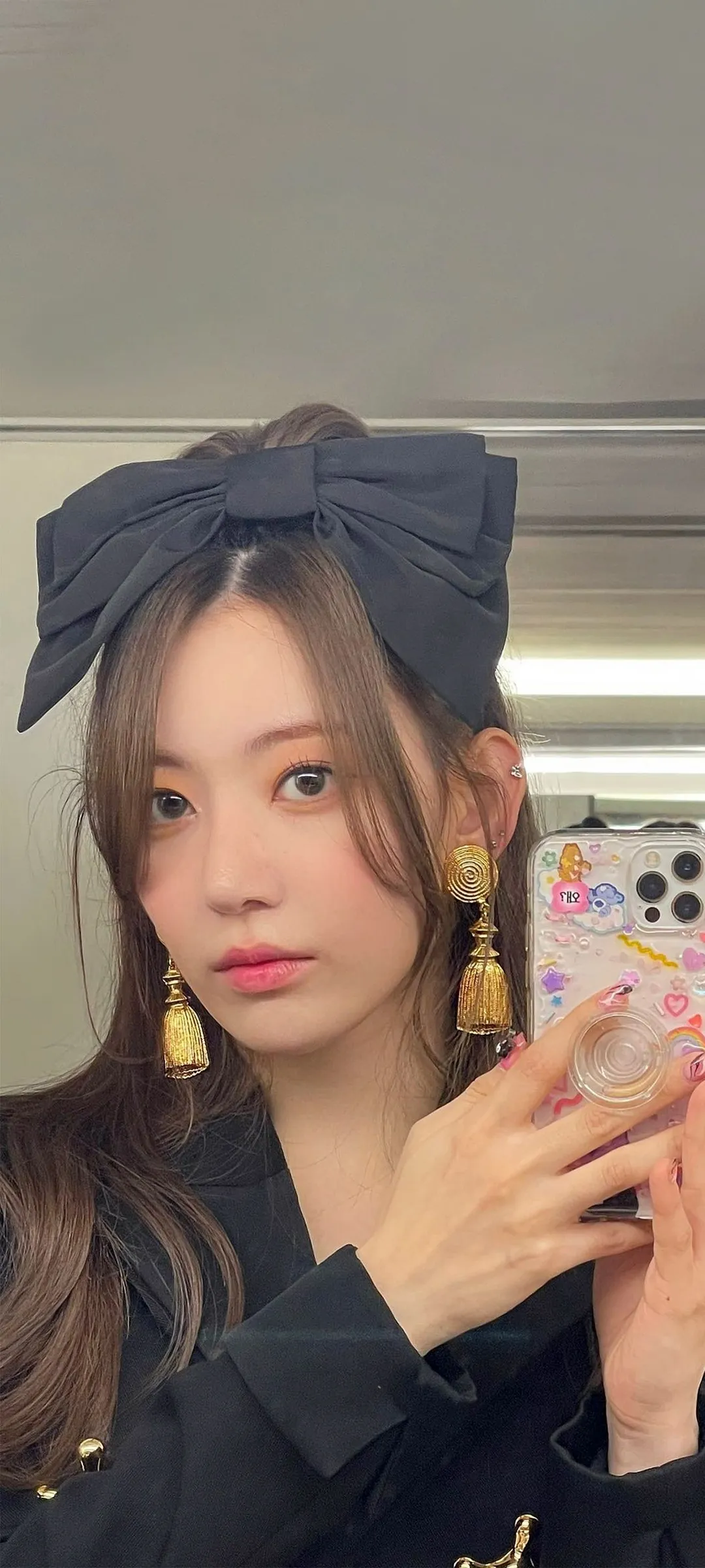 Fond d'écran de verrouillage mobile Sakura Miyawaki 4K HD télécharger — IZ*ONE, LE SSERAFIM