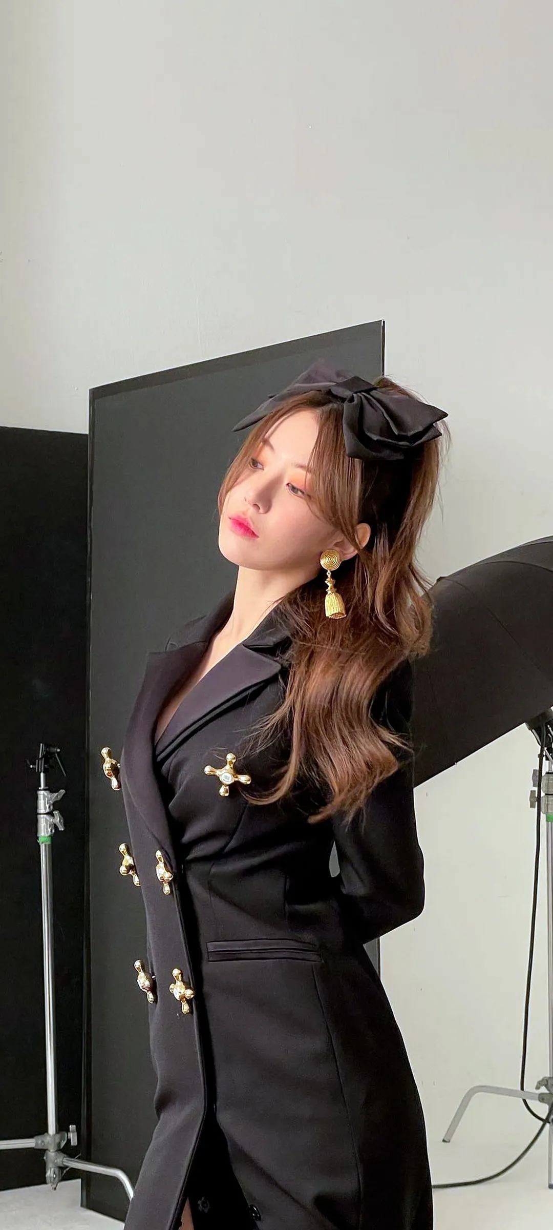 Fond d'écran de verrouillage mobile Sakura Miyawaki 4K HD télécharger — IZ*ONE, LE SSERAFIM