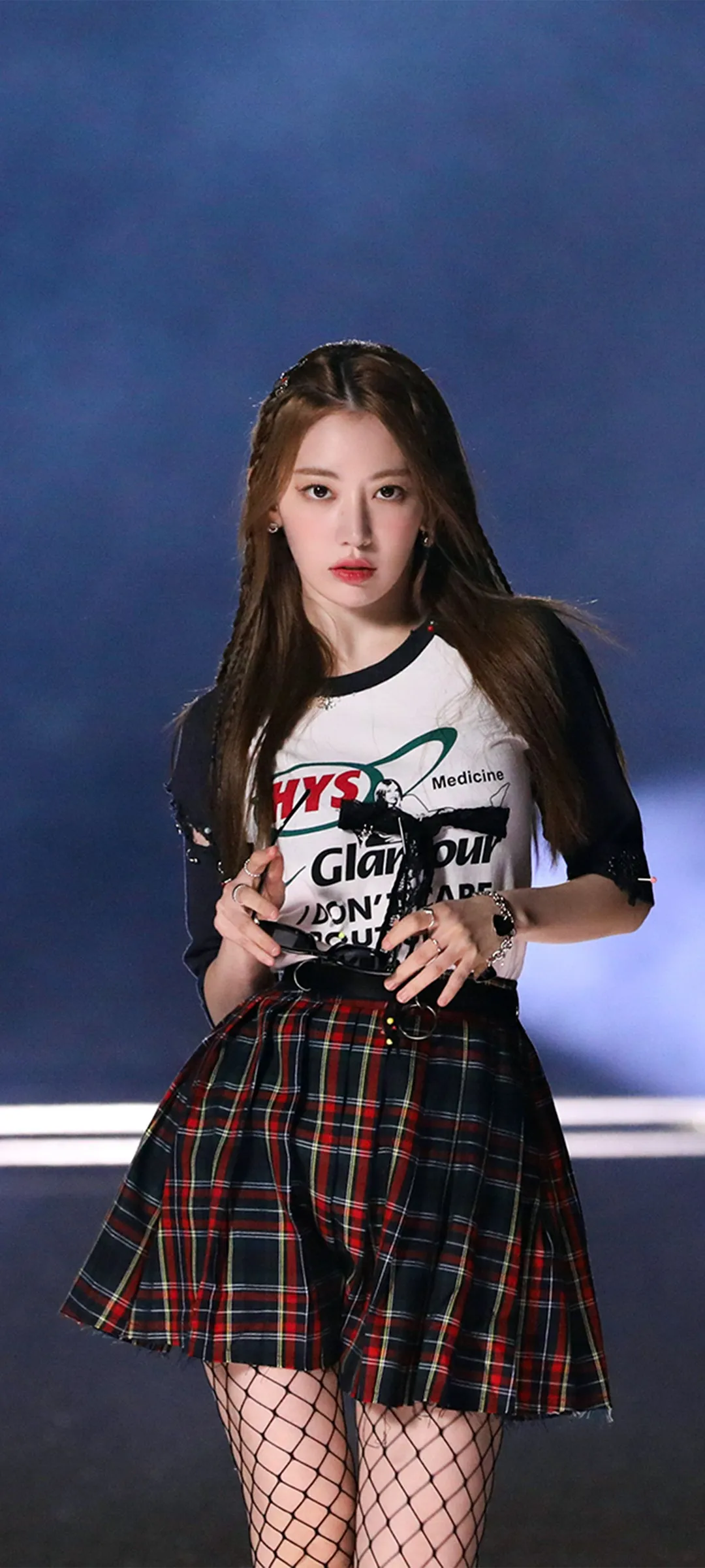 Fond d'écran de verrouillage mobile Sakura Miyawaki 4K HD télécharger — IZ*ONE, LE SSERAFIM
