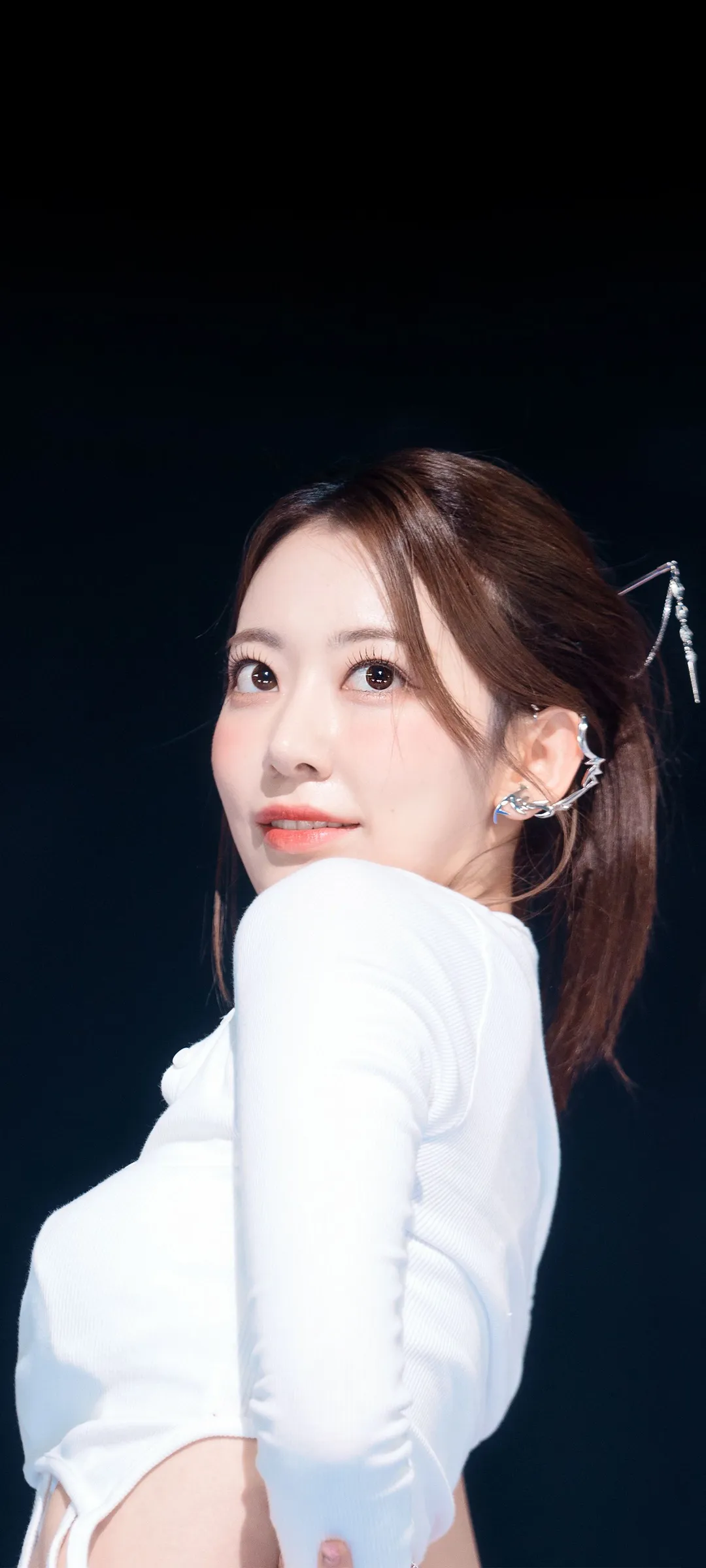 Fond d'écran de verrouillage mobile Sakura Miyawaki 4K HD télécharger — IZ*ONE, LE SSERAFIM