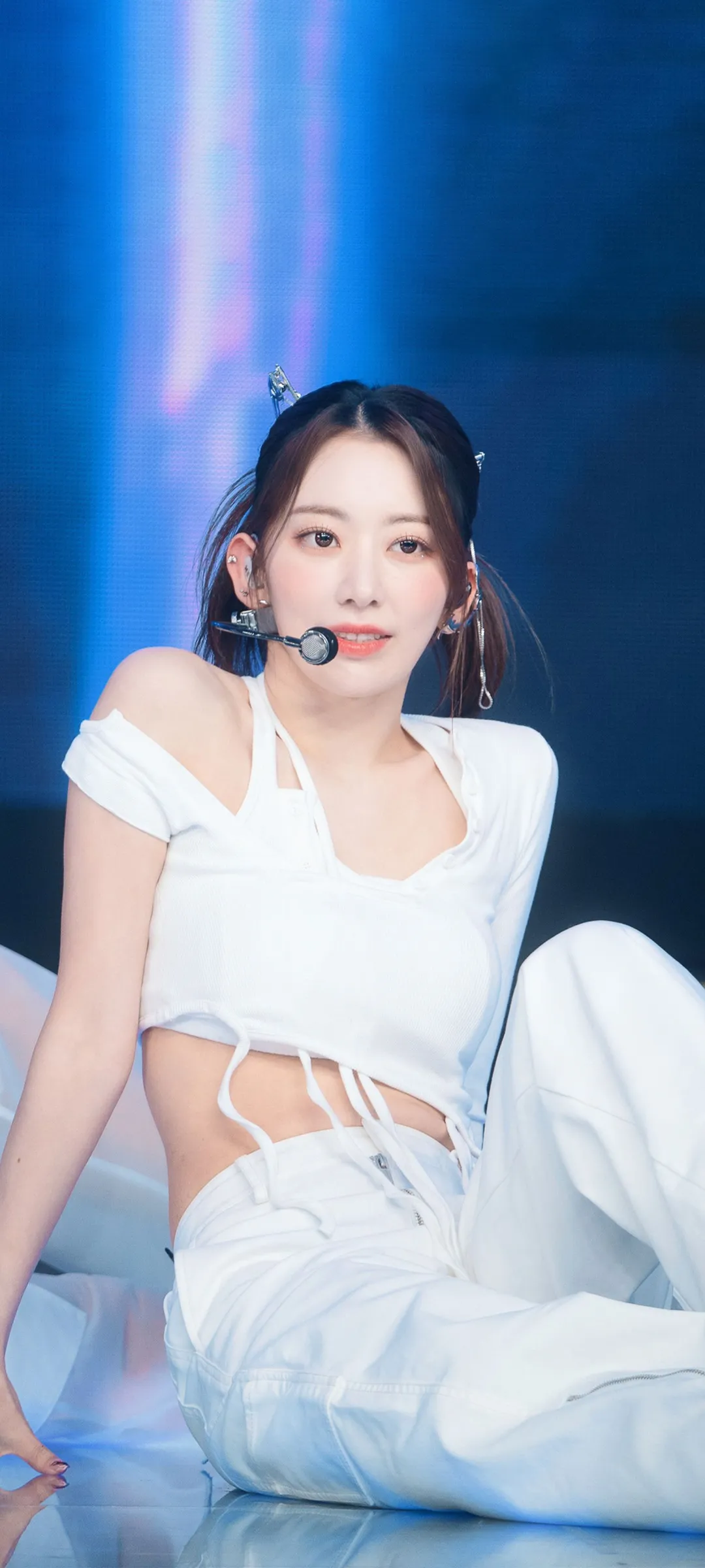 Fond d'écran de verrouillage mobile Sakura Miyawaki 4K HD télécharger — IZ*ONE, LE SSERAFIM