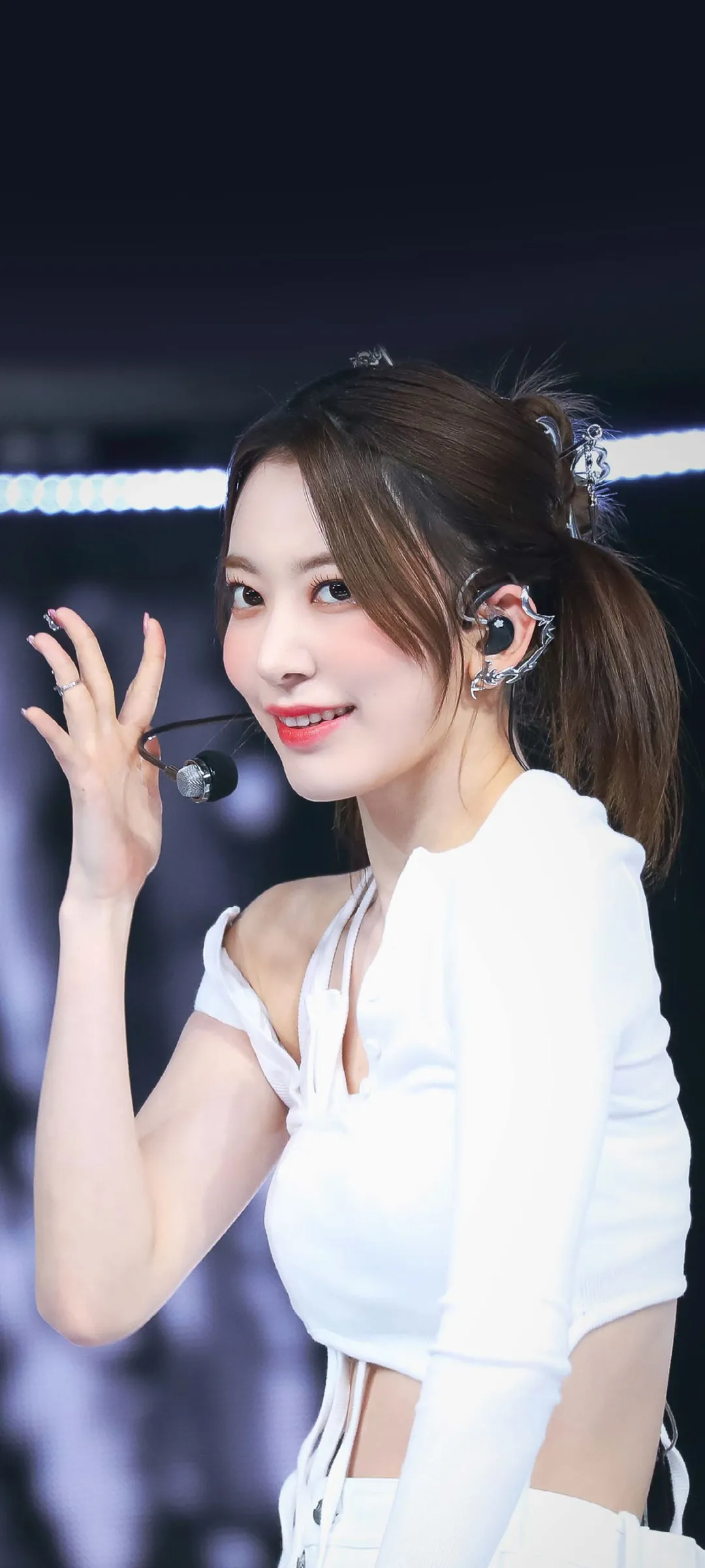 Fond d'écran de verrouillage mobile Sakura Miyawaki 4K HD télécharger — IZ*ONE, LE SSERAFIM