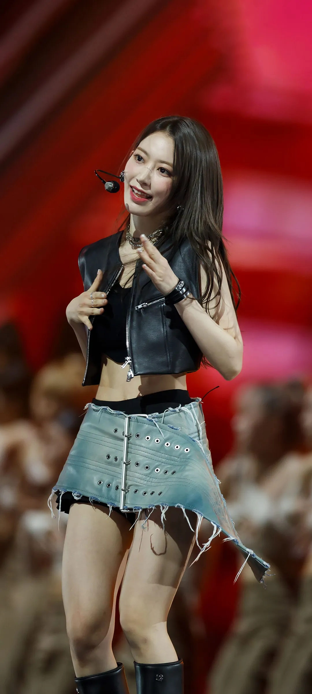 Fond d'écran de verrouillage mobile Sakura Miyawaki 4K HD télécharger — IZ*ONE, LE SSERAFIM