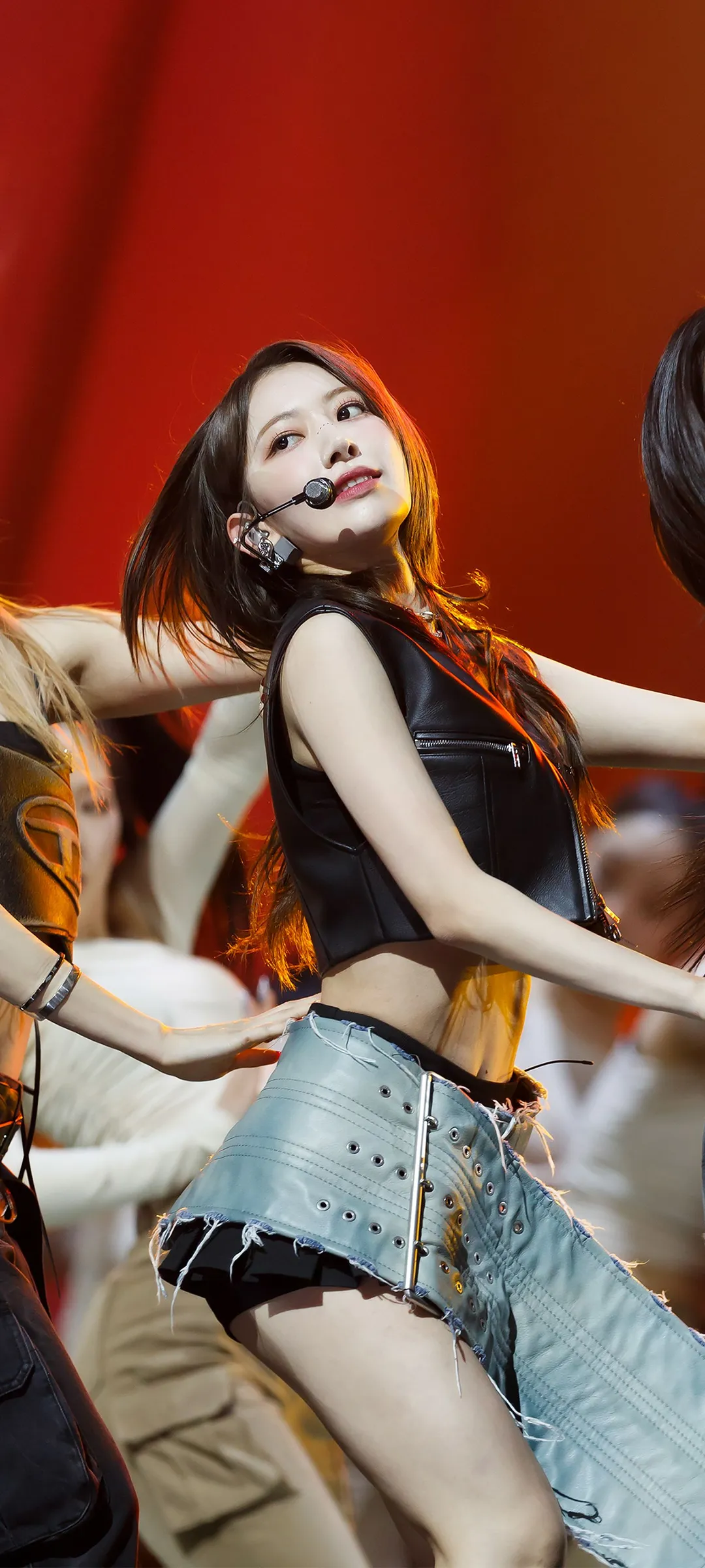 Fond d'écran de verrouillage mobile Sakura Miyawaki 4K HD télécharger — IZ*ONE, LE SSERAFIM