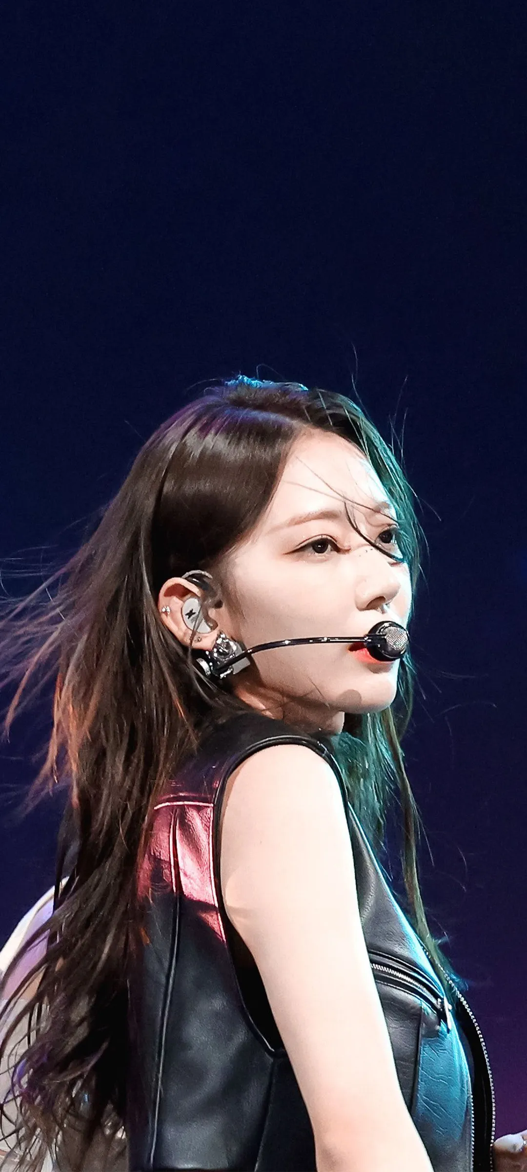 Fond d'écran de verrouillage mobile Sakura Miyawaki 4K HD télécharger — IZ*ONE, LE SSERAFIM