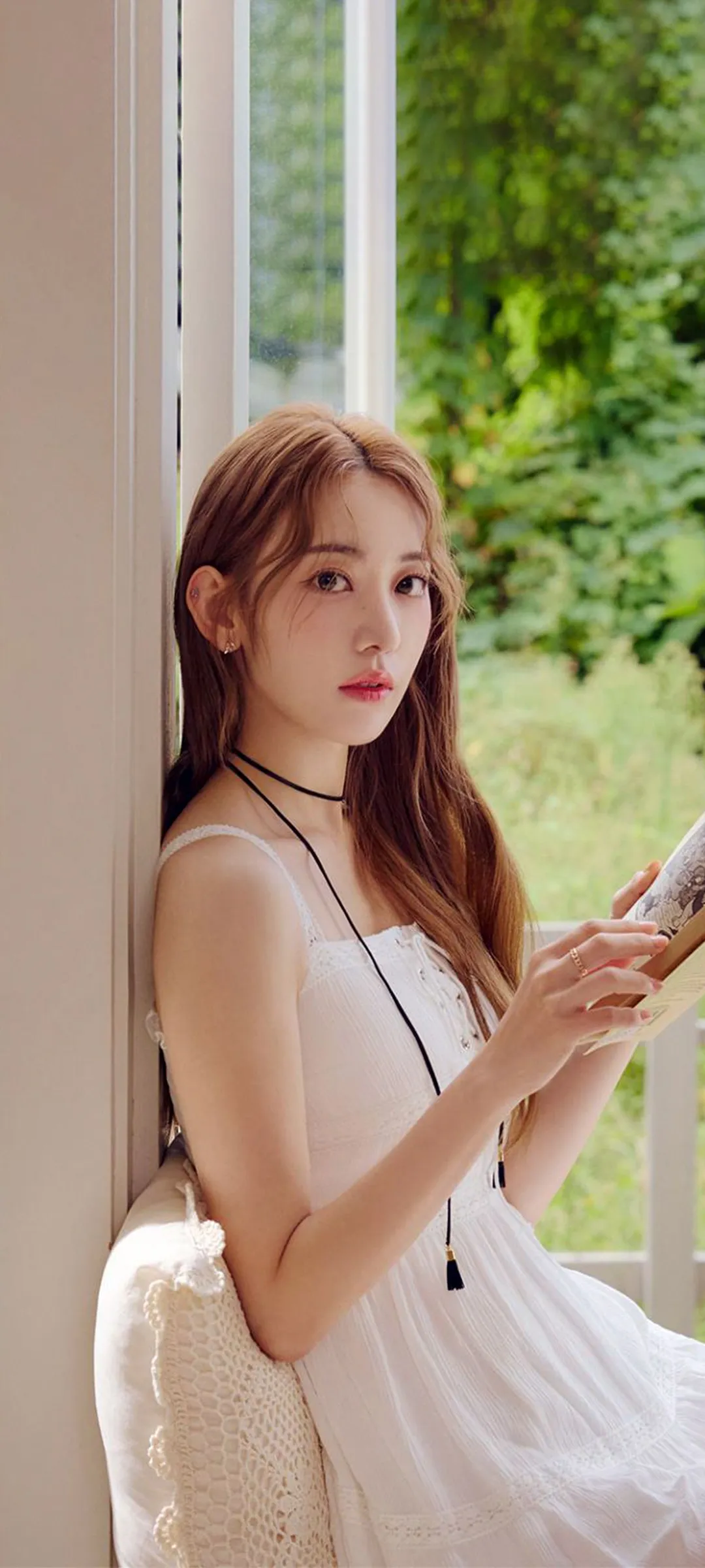 Fond d'écran de verrouillage mobile Sakura Miyawaki 4K HD télécharger — IZ*ONE, LE SSERAFIM
