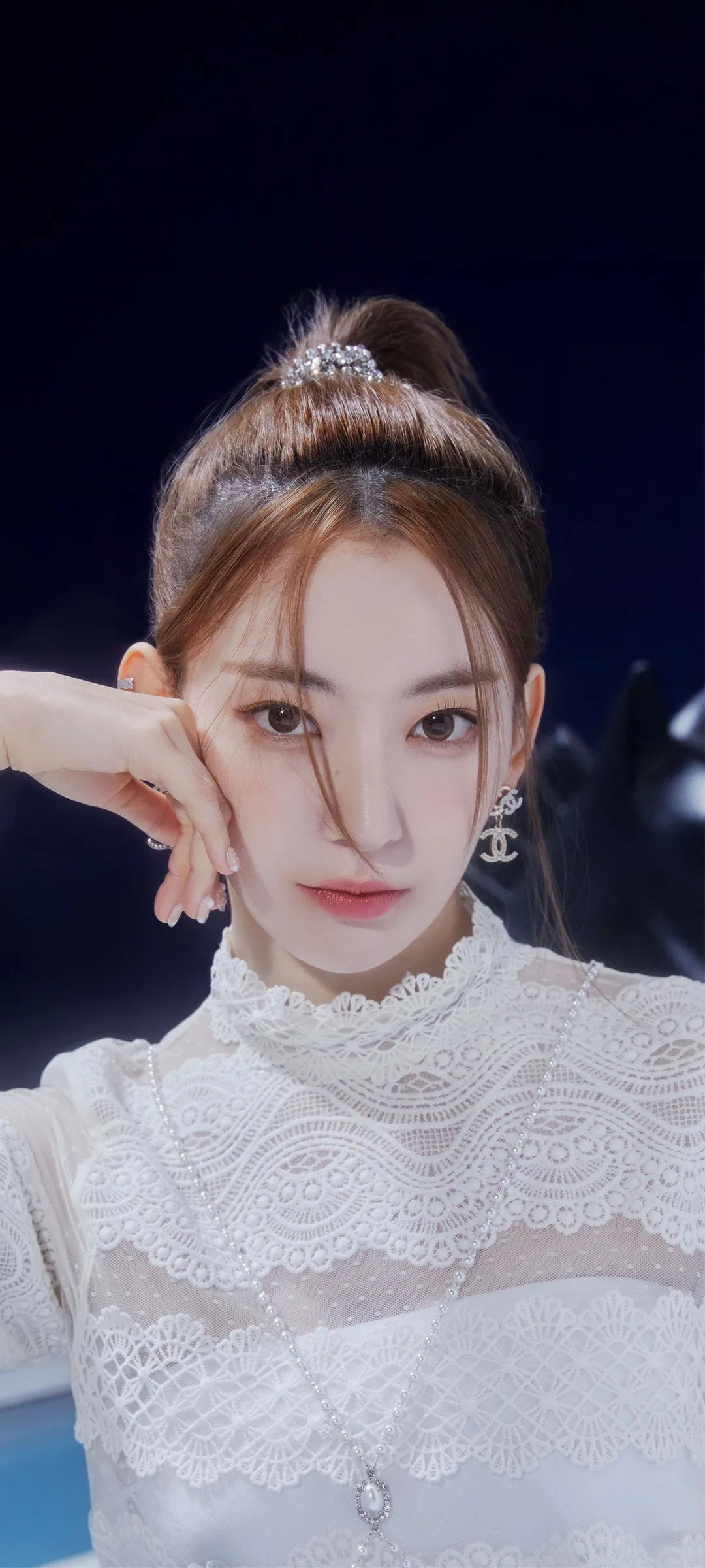 Fond d'écran de verrouillage mobile Sakura Miyawaki 4K HD télécharger — IZ*ONE, LE SSERAFIM