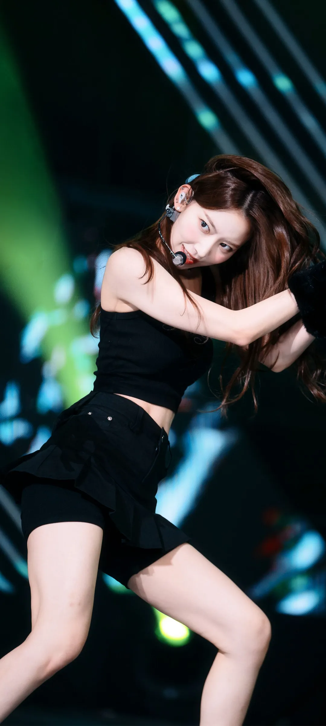 Fond d'écran de verrouillage mobile Sakura Miyawaki 4K HD télécharger — IZ*ONE, LE SSERAFIM