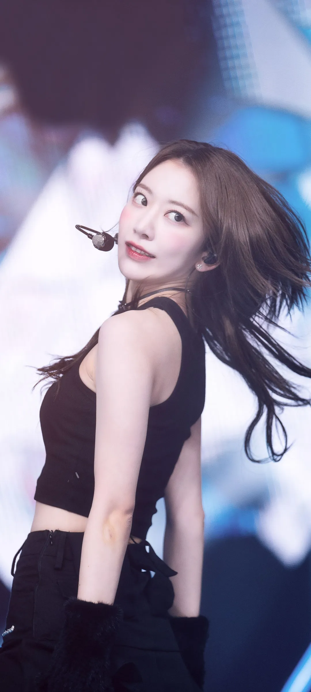 Fond d'écran de verrouillage mobile Sakura Miyawaki 4K HD télécharger — IZ*ONE, LE SSERAFIM