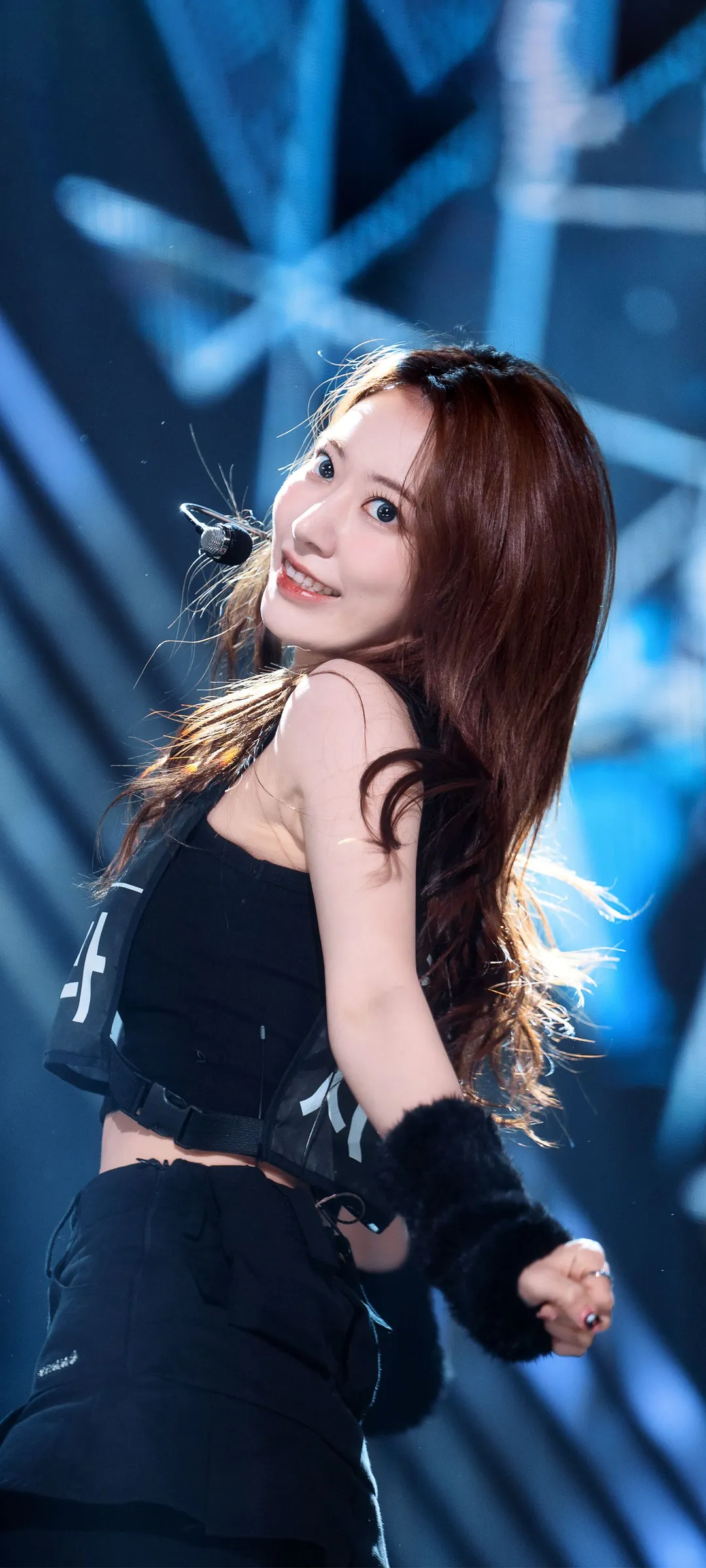 Fond d'écran de verrouillage mobile Sakura Miyawaki 4K HD télécharger — IZ*ONE, LE SSERAFIM
