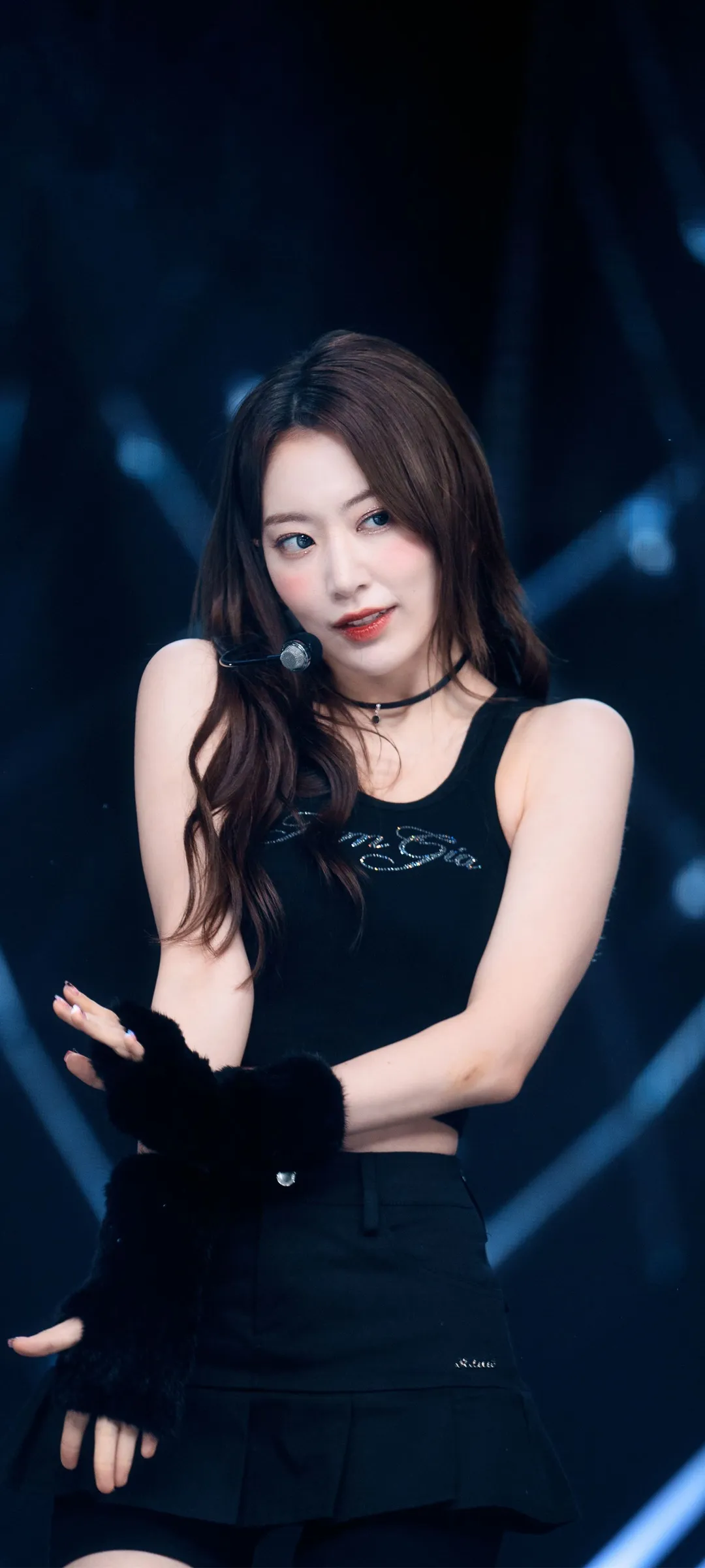 Fond d'écran de verrouillage mobile Sakura Miyawaki 4K HD télécharger — IZ*ONE, LE SSERAFIM